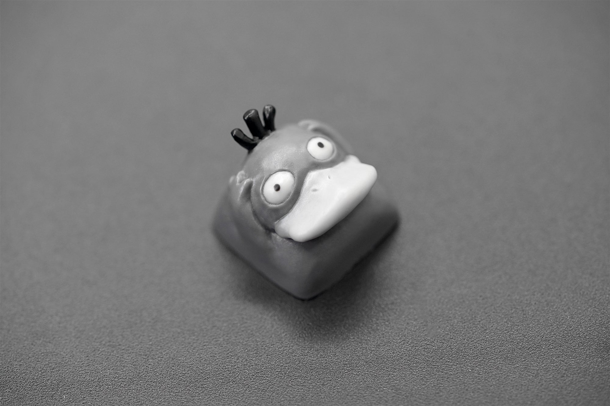 P002