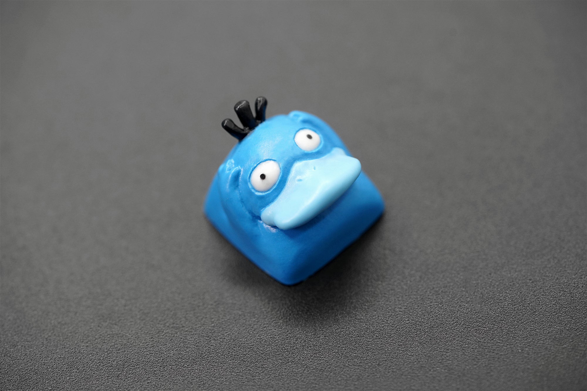P004