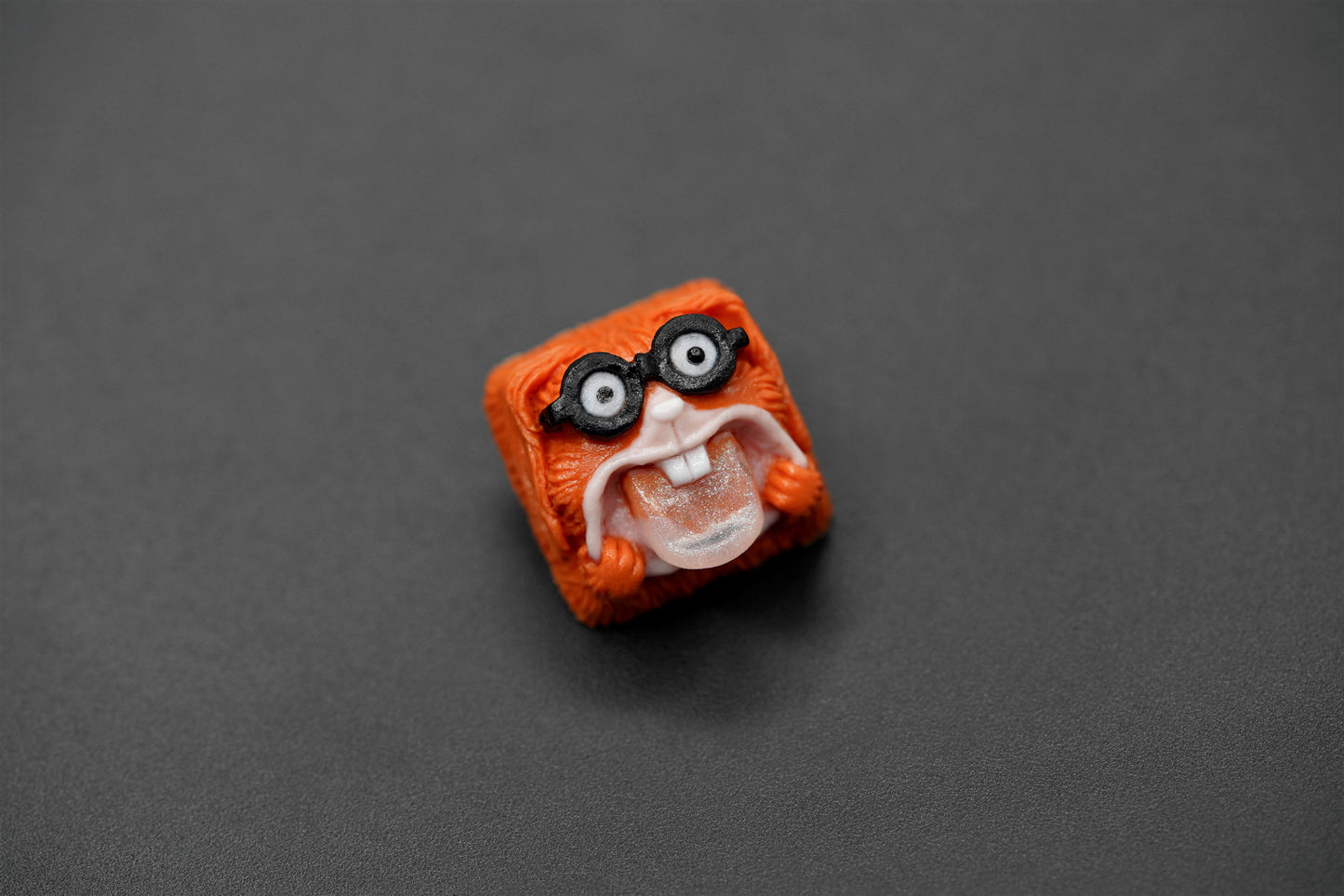 R018