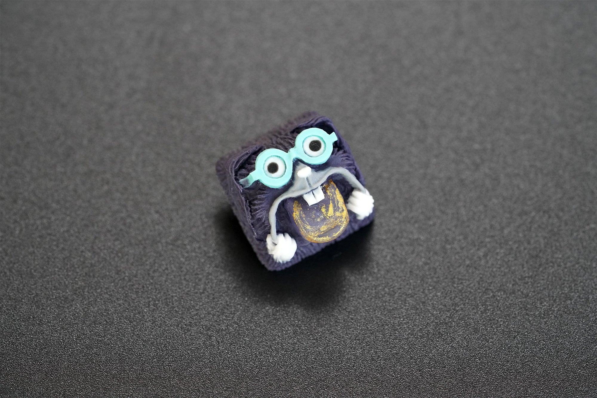 R023
