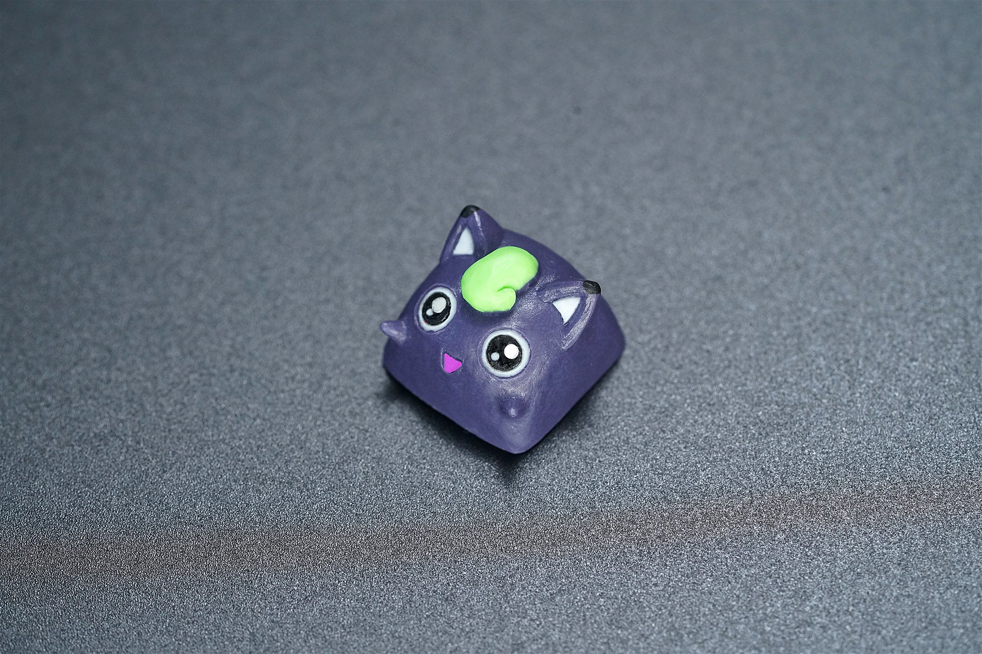 F008