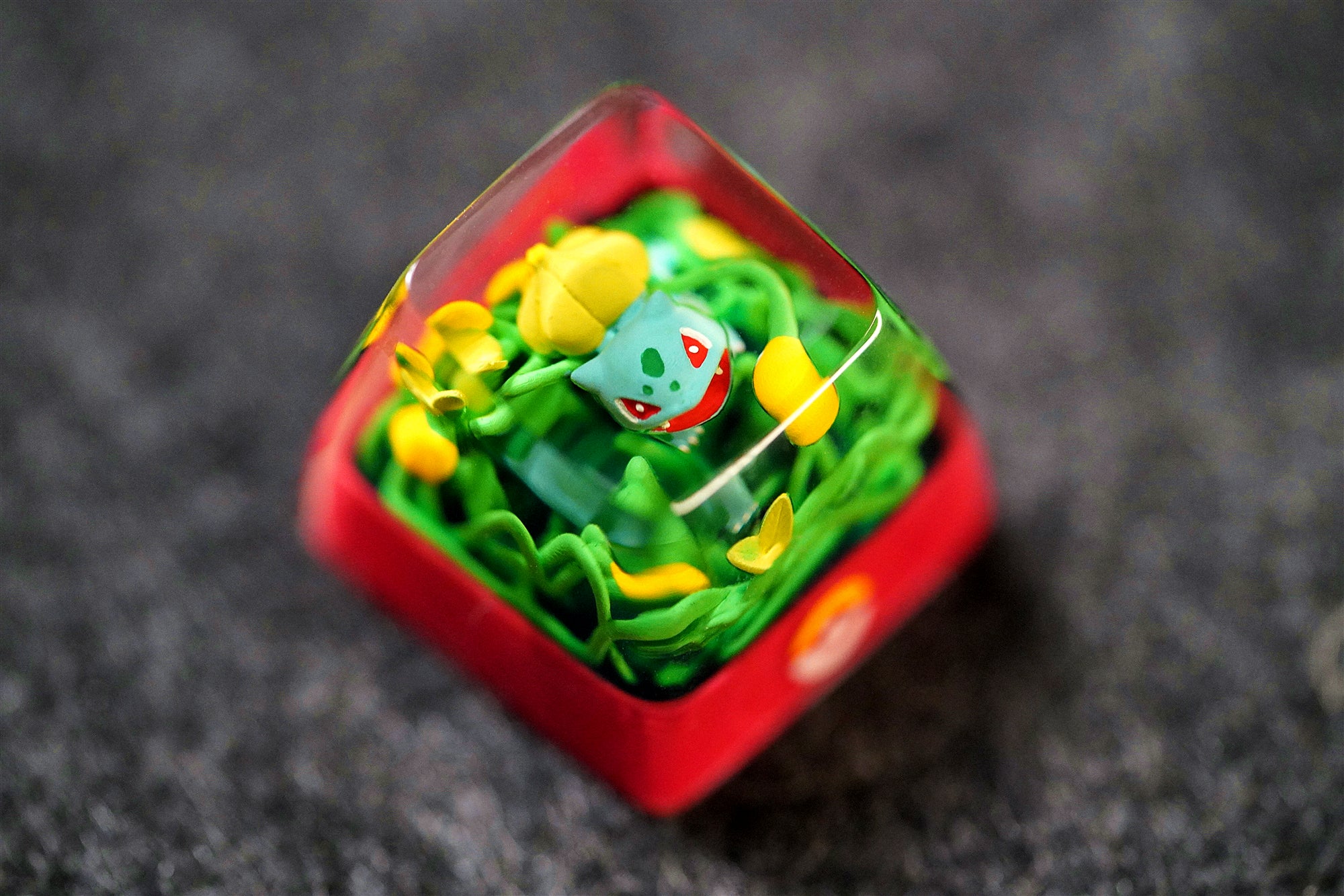 Customized personalized keycaps DIY resin drip glue translucent single ESC customized Pok é mon pet Pok é mon 3D picture book mechanical keyboard resin translucent keycaps