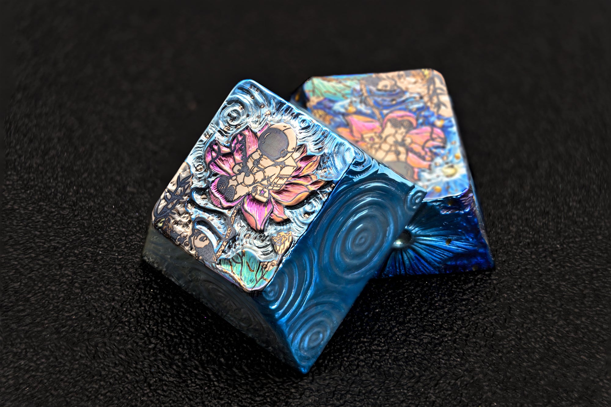 Original, astronaut 1U titanium alloy personalized keycap with hammer texture, space themed keycap