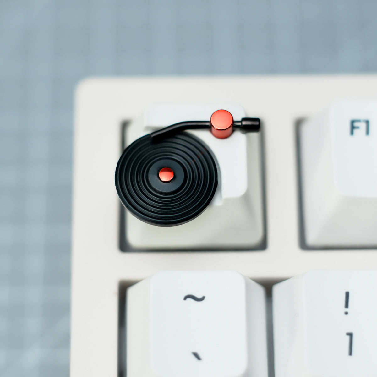 Personalized keycaps, vinyl reverberating records, magnetic suction decompression, movable single axis tester, mechanical keyboard decoration keycaps