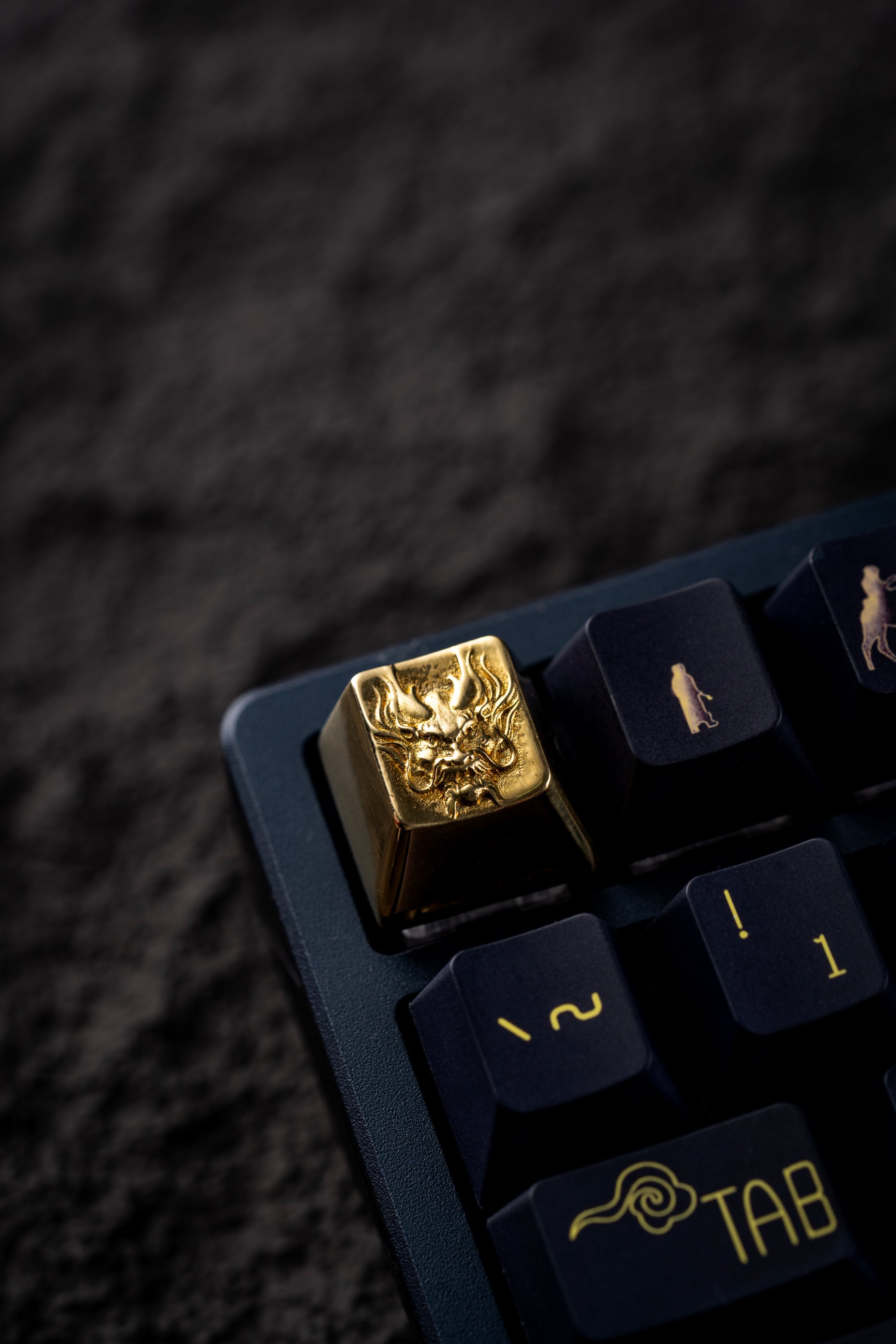 Creative Pure Copper Dragon Totem Retro Personalized National Style Metal Keycap Mechanical Keyboard Cross Axis Universal Key