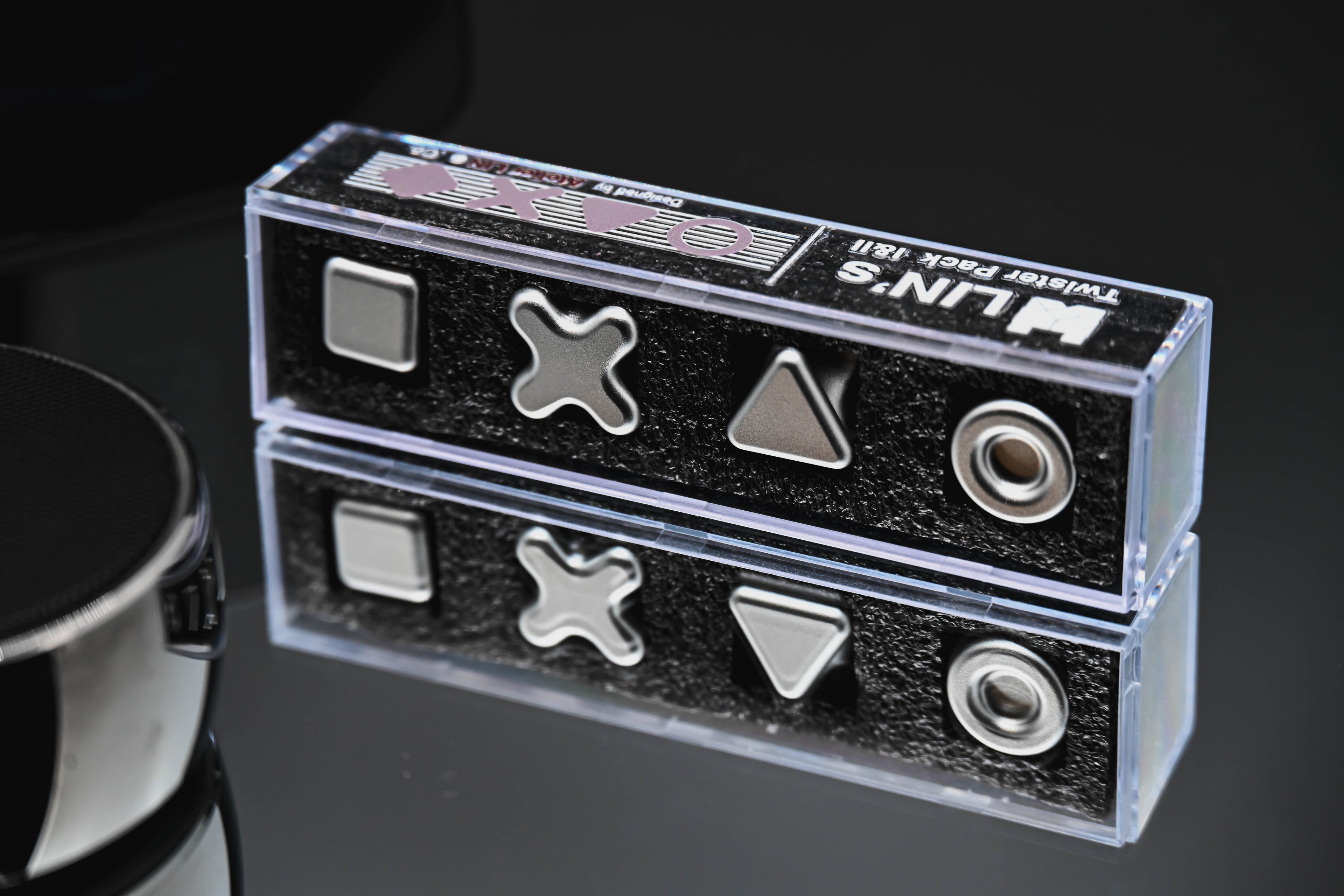 Twisted combination keys, personalized aluminum alloy keycaps, mechanical keyboard decorative keycaps.