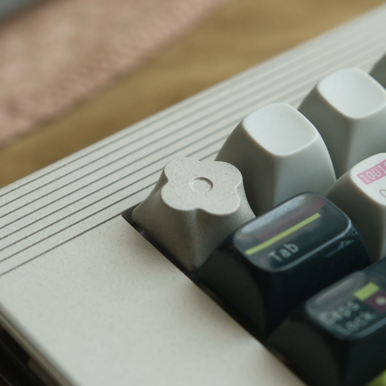 Flower shaped metal keycaps with personalized simplicity, CNC aluminum alloy personalized keycaps