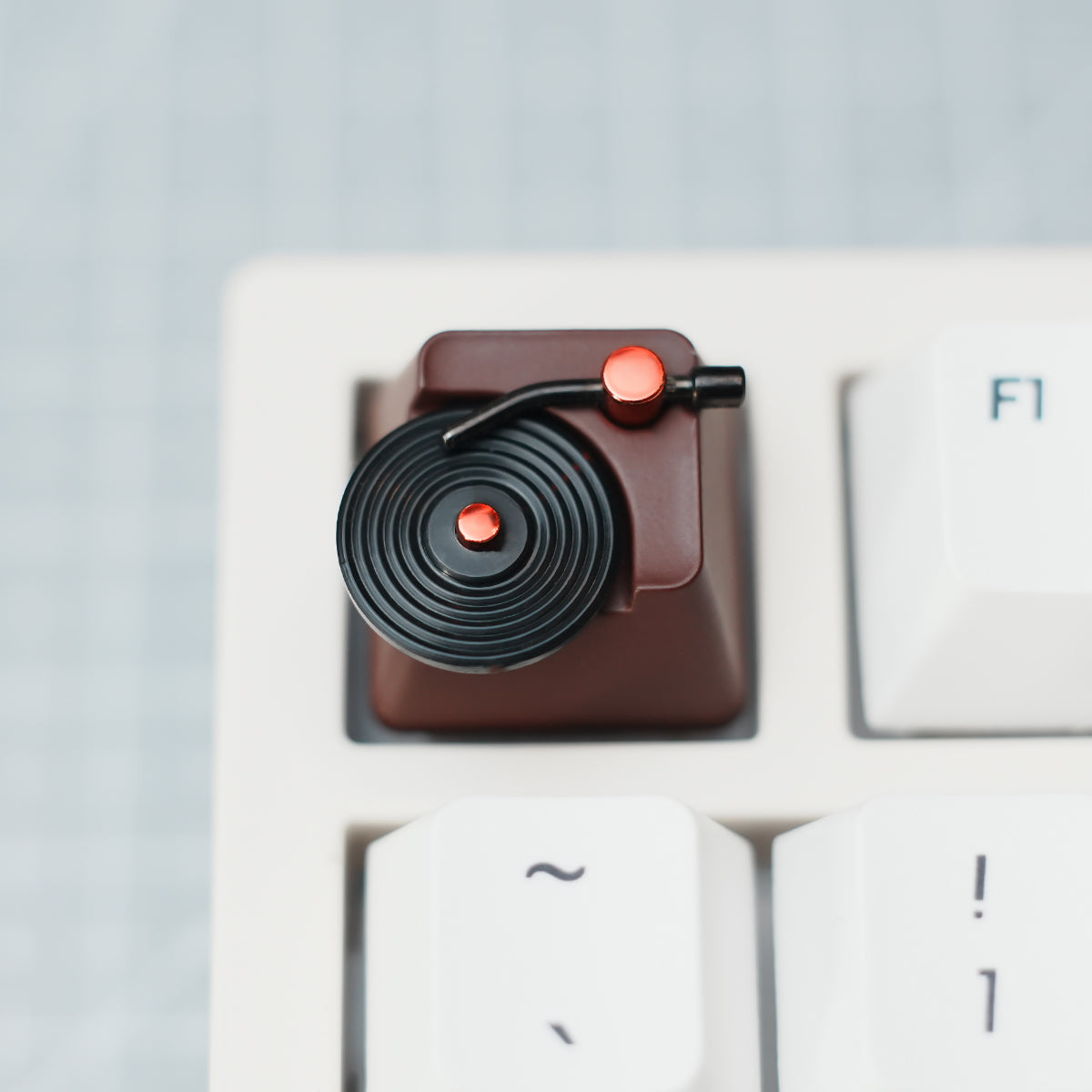 Personalized keycaps, vinyl reverberating records, magnetic suction decompression, movable single axis tester, mechanical keyboard decoration keycaps