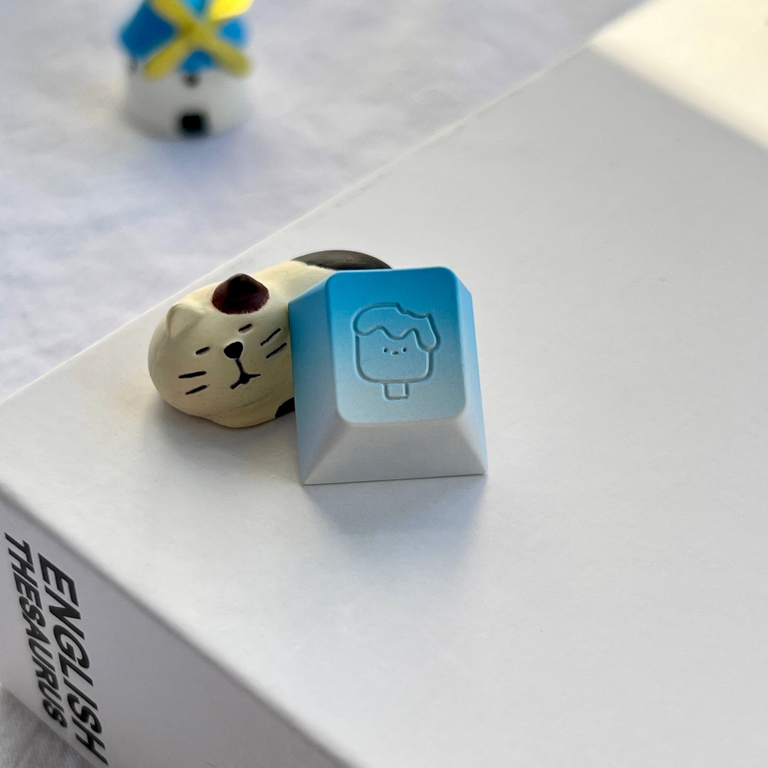 Aluminum alloy CNC keycaps, gradient ice cream personalized keycaps, metal anodized decorative keycaps