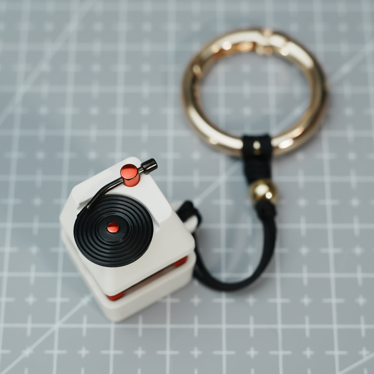 Personalized keycaps, vinyl reverberating records, magnetic suction decompression, movable single axis tester, mechanical keyboard decoration keycaps