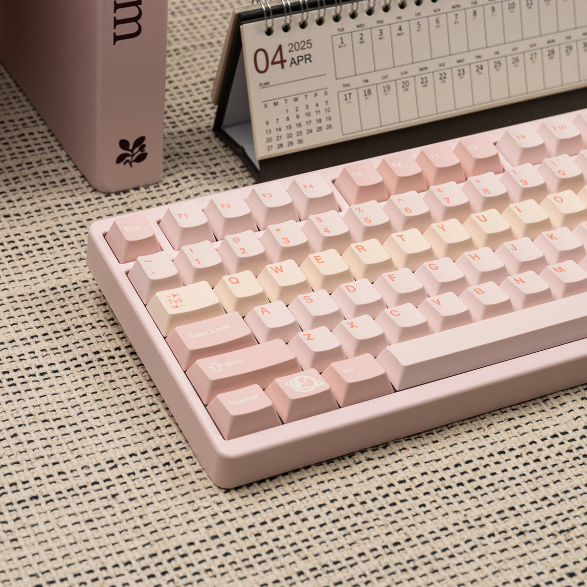 Minimalist light pink mechanical keyboard keycap PBT heat sublimation customized factory height