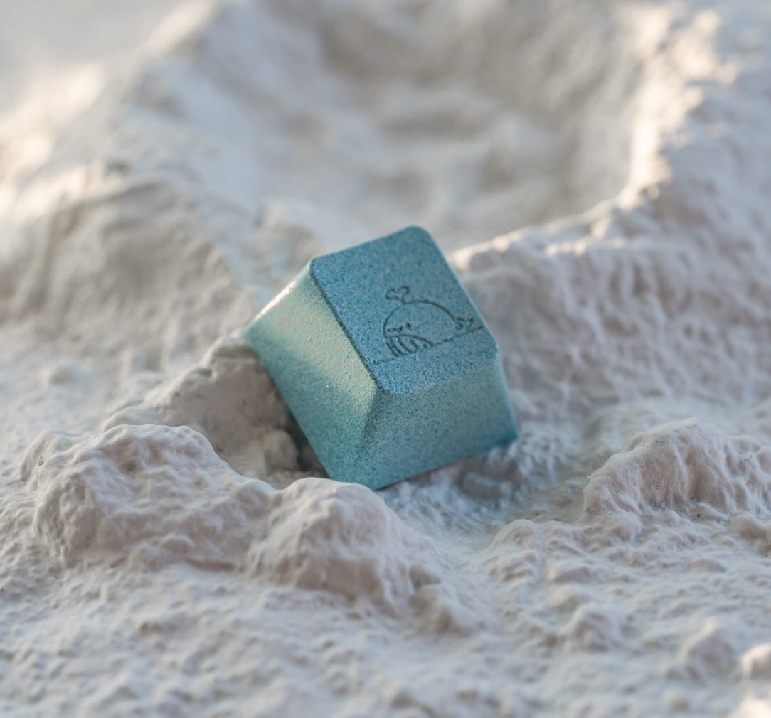 Aluminum alloy CNC keycaps, minimalist whale spray personalized keycaps, metal anode decorative keycaps