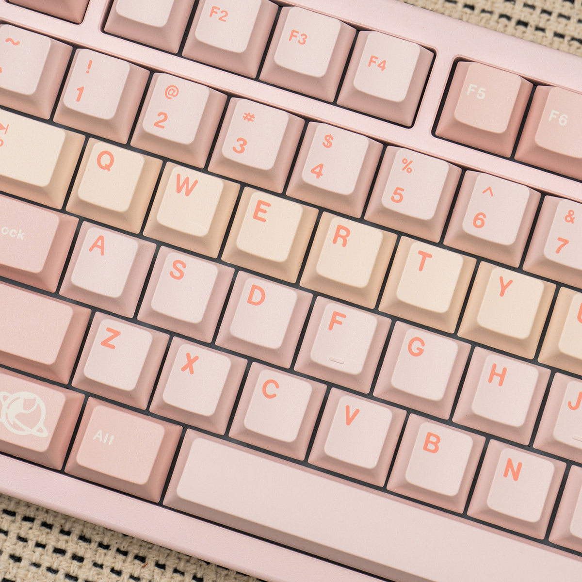 Minimalist light pink mechanical keyboard keycap PBT heat sublimation customized factory height
