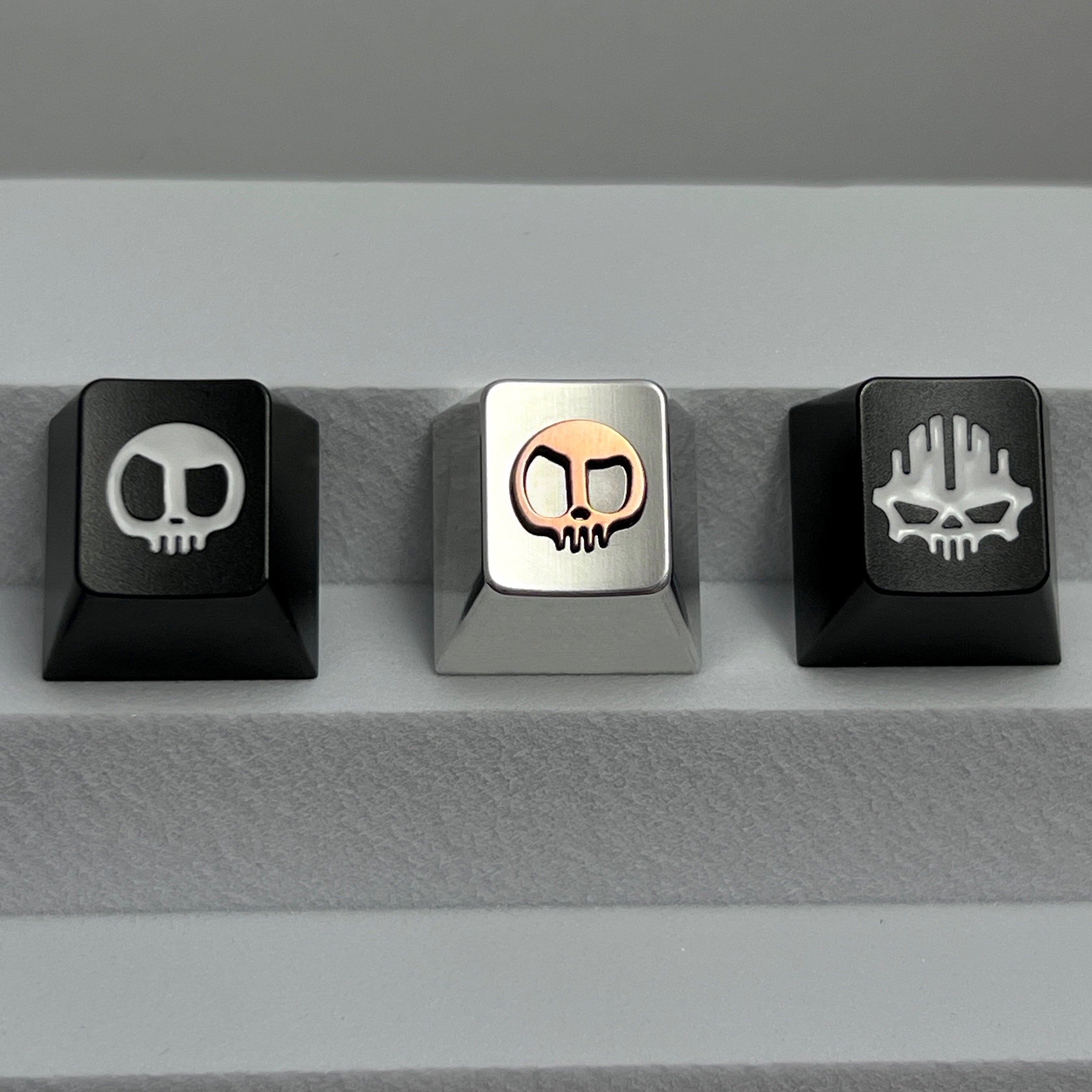 Skull colored red copper inlaid metal keycaps, original factory R4 height aluminum alloy CNC customized mechanical keyboard keycaps