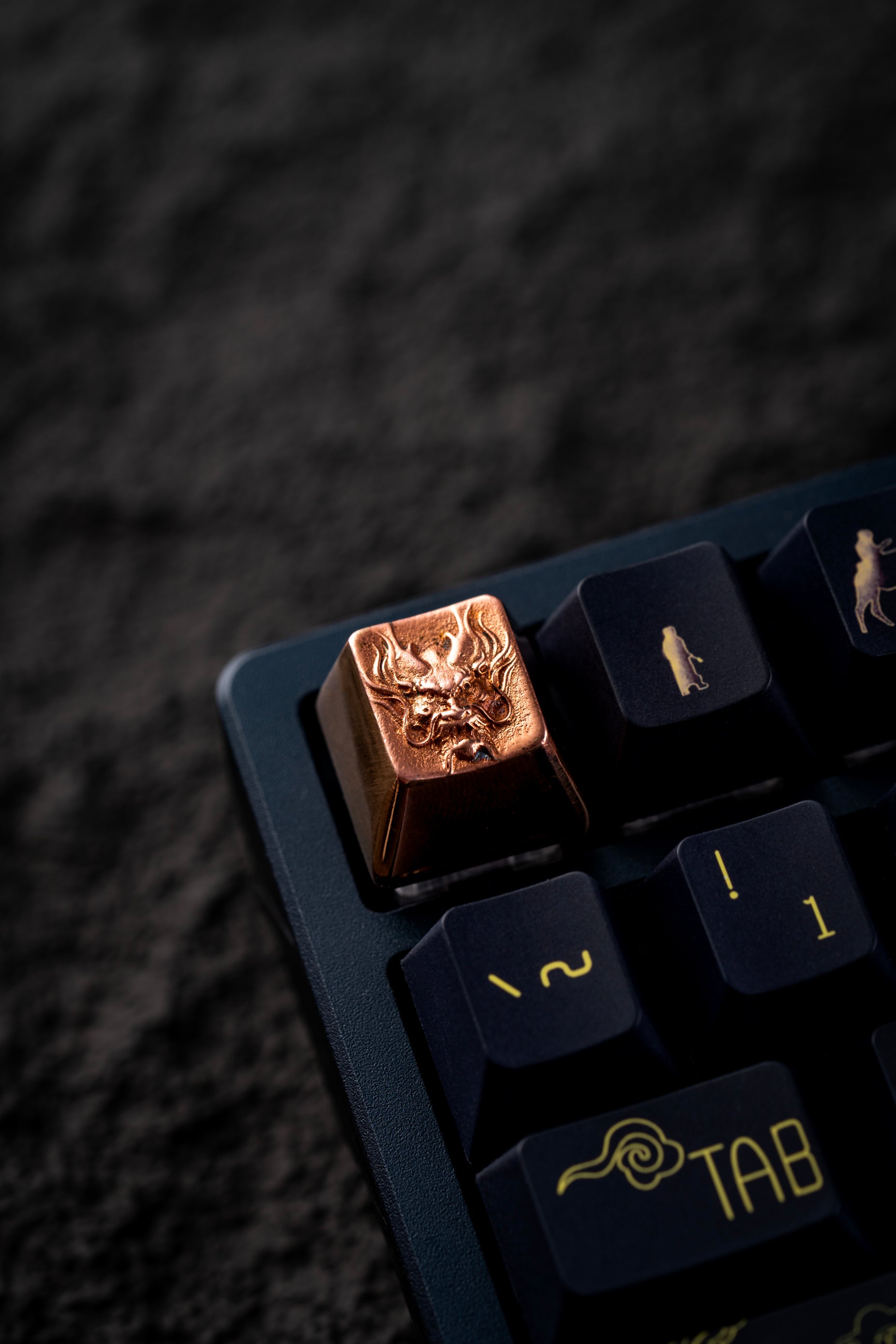 Creative Pure Copper Dragon Totem Retro Personalized National Style Metal Keycap Mechanical Keyboard Cross Axis Universal Key