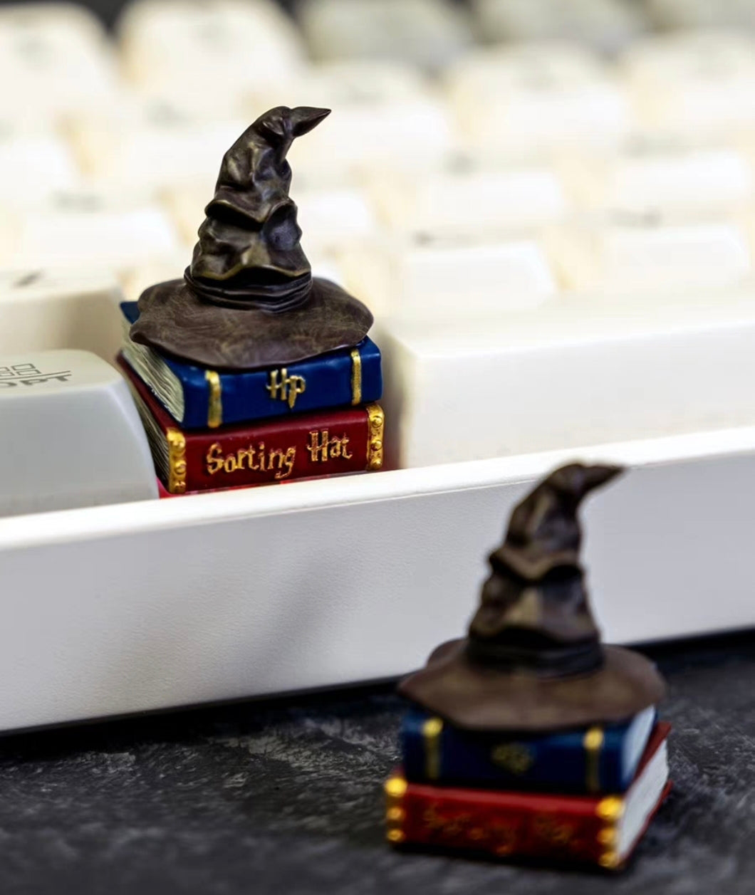 Harry Potter Surrounding Hogwarts Branch Hat Mechanical Keyboard Resin Key Hat Personalized Resin Key Hat