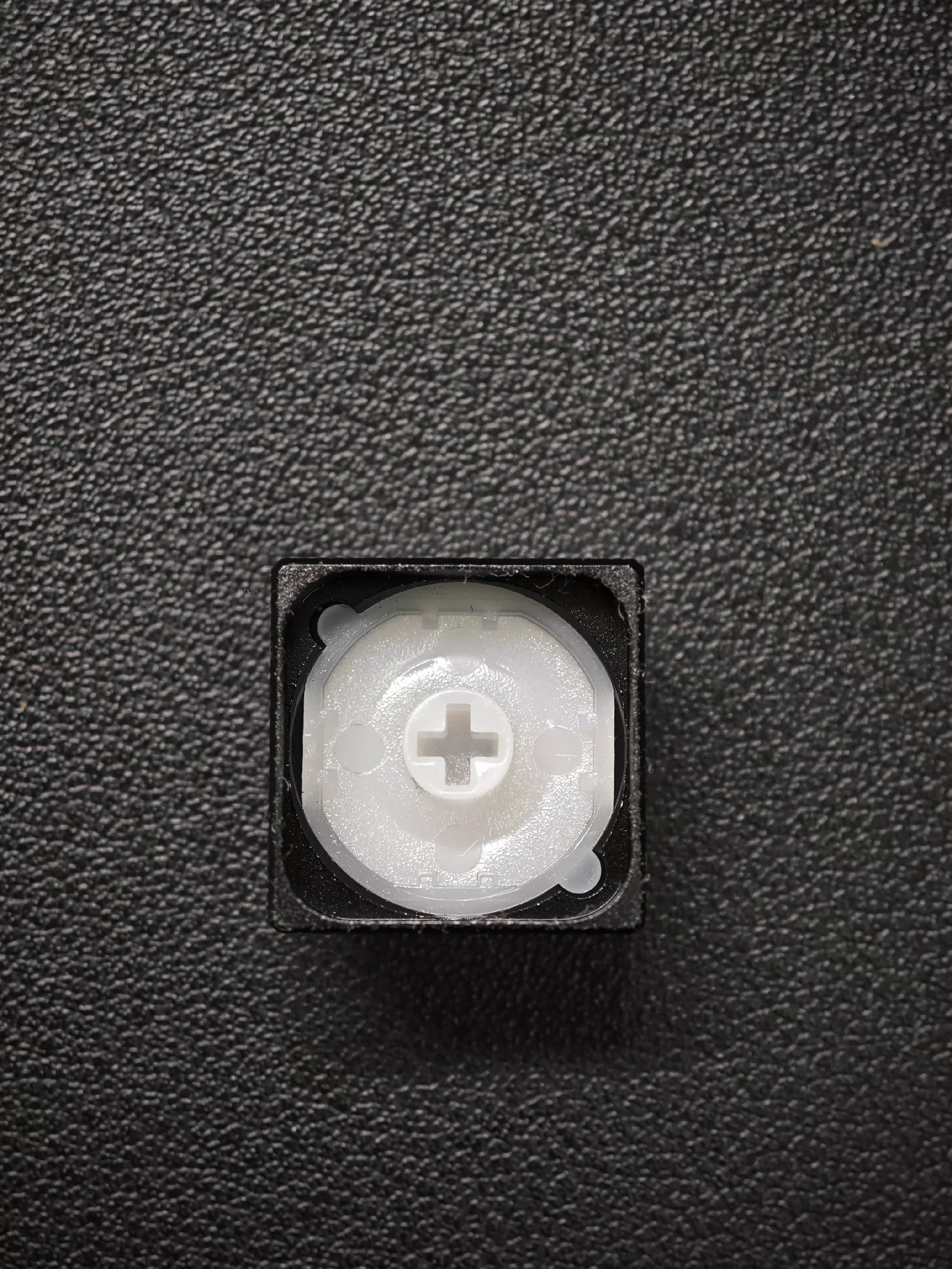 Naruto, Sharingan rotatable personalized keycaps, mechanical keyboard decorative keycaps. Decompression hypnosis rotation.