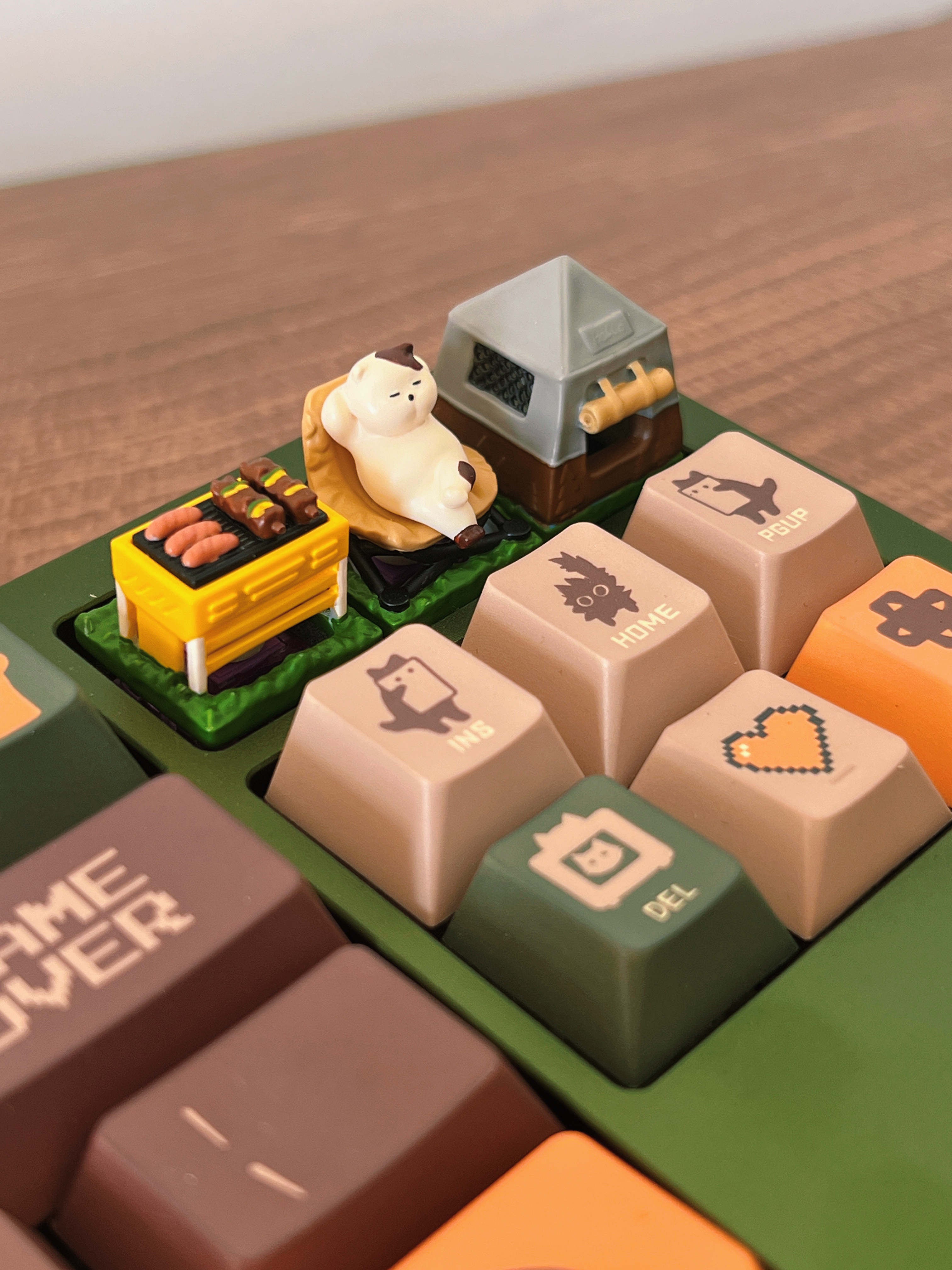 Camping cat painted personalized keycaps, universal mechanical keyboard, outdoor camping themed decorative keycaps