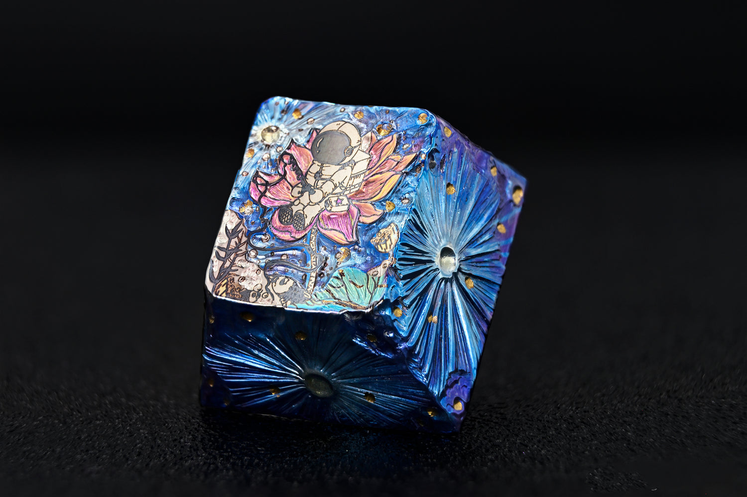 Original, astronaut 1U titanium alloy personalized keycap with hammer texture, space themed keycap