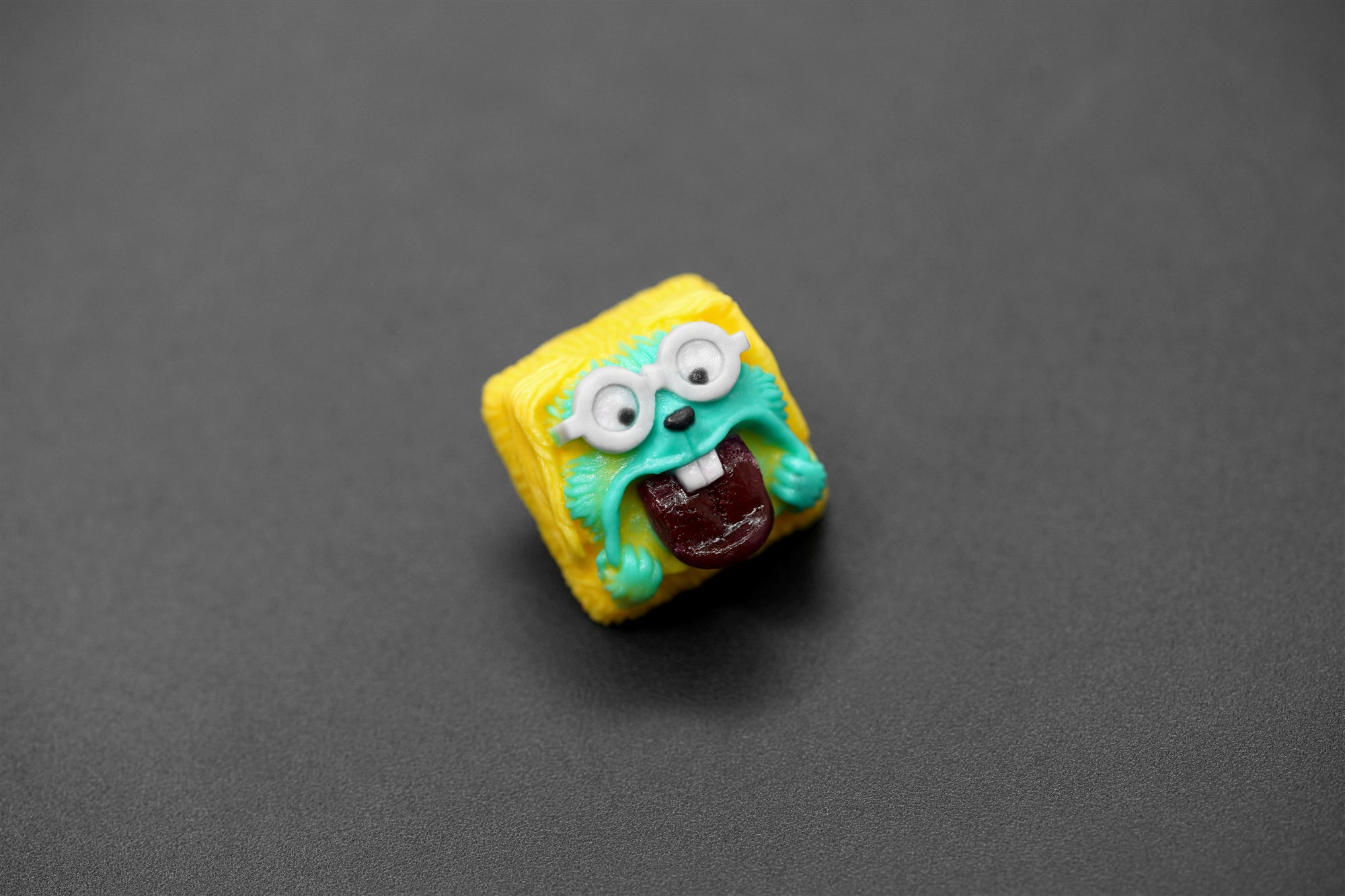 R015