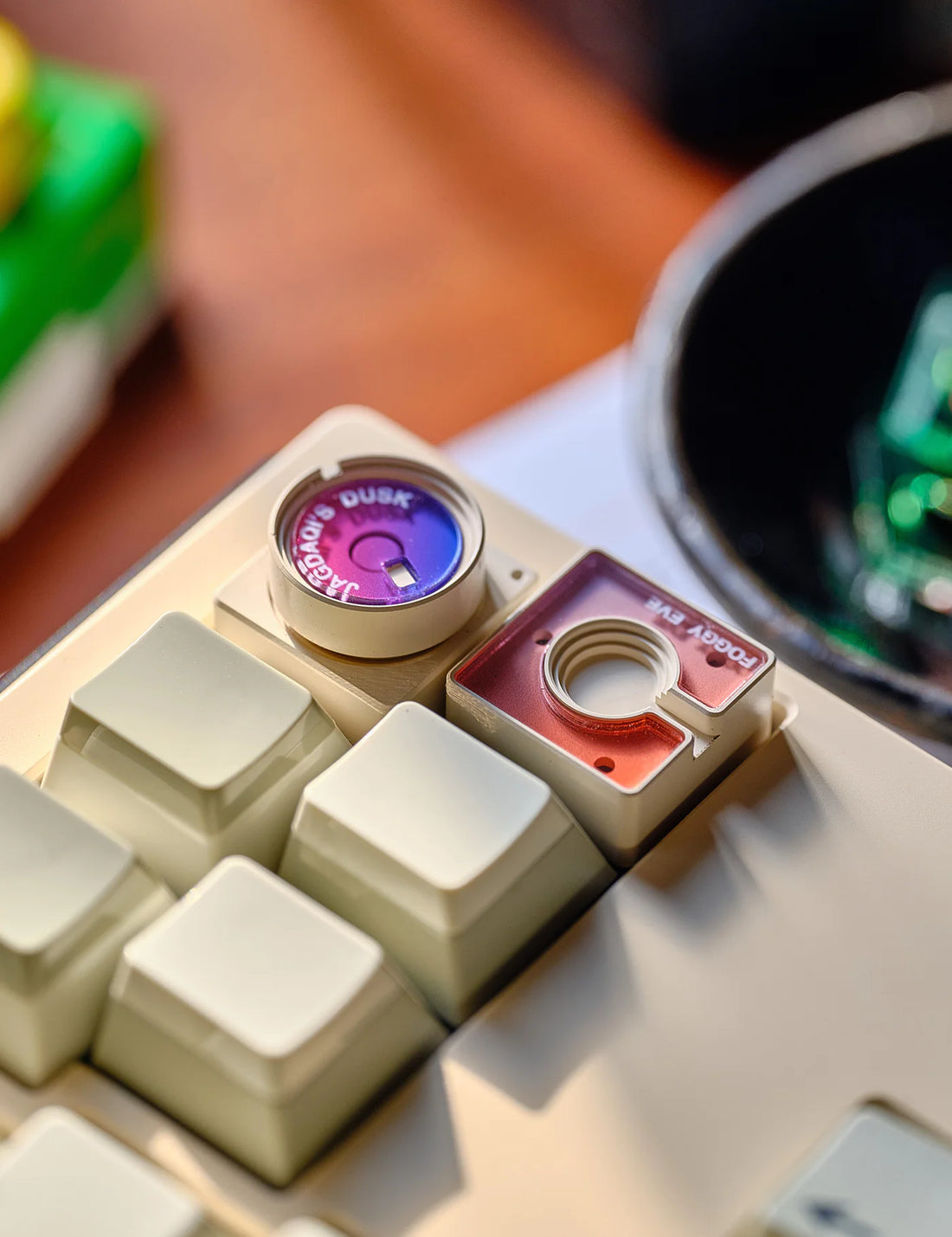 Reflection keycap set, aluminum alloy+replaceable acrylic sheet, rotatable personalized keycap