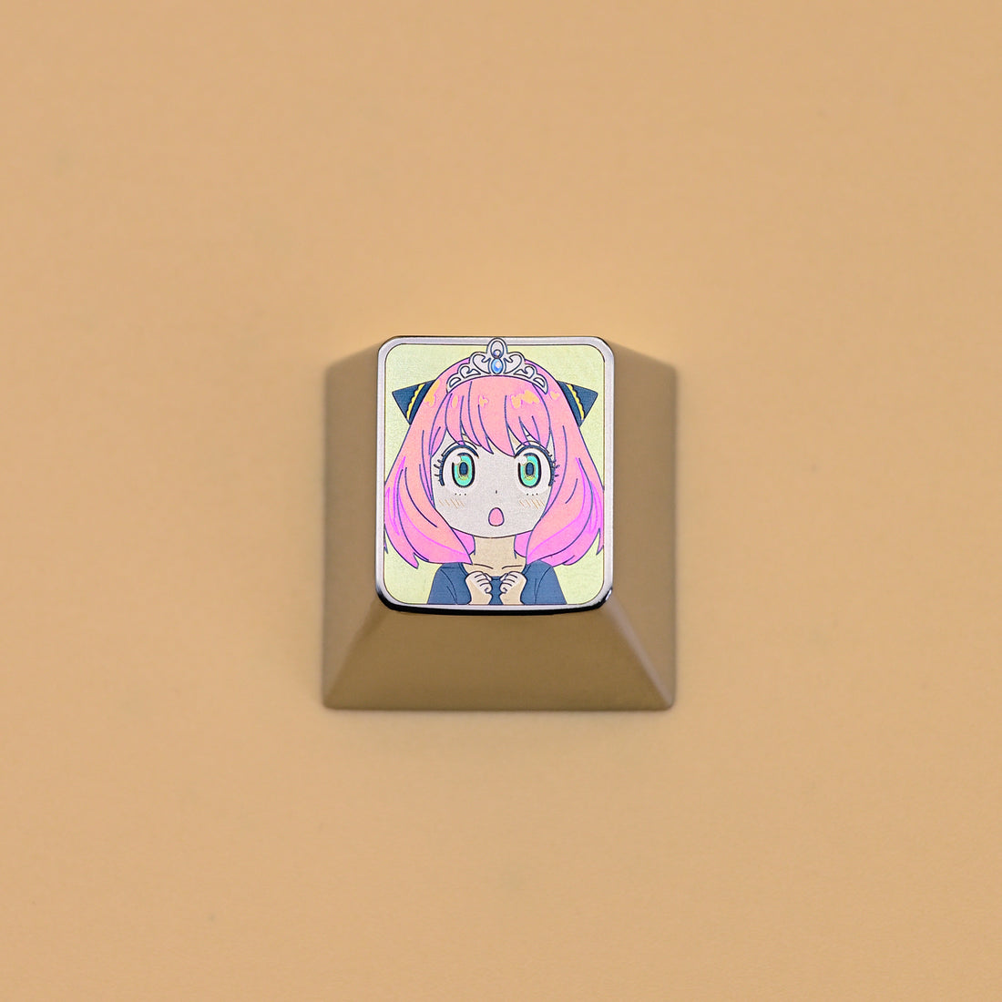 Anya wearing a crown, 1U titanium alloy personalized keycap, anime and game character keycap