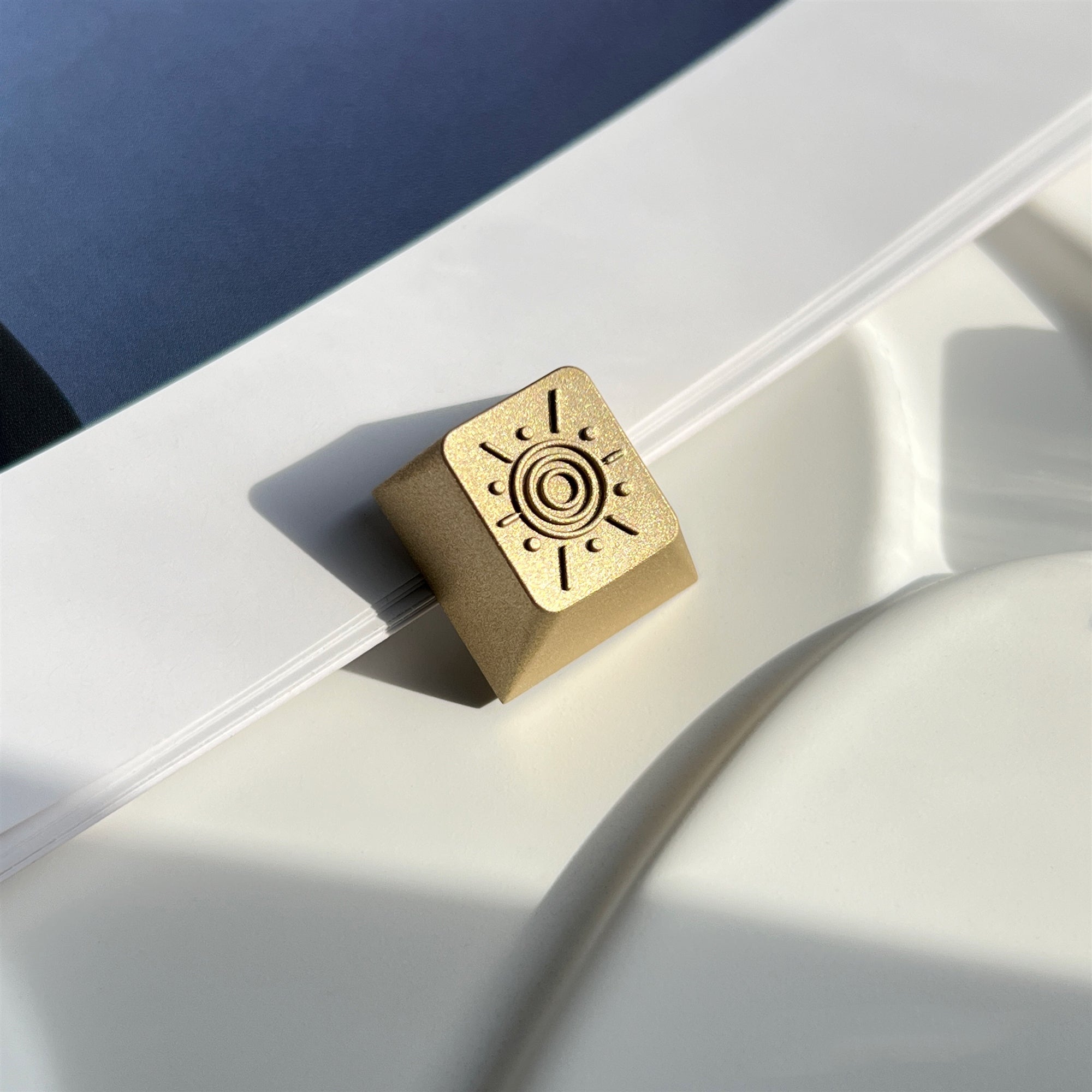 Aluminum alloy CNC keycaps, mysterious sun symbol personalized keycaps, metal anode decorative keycaps