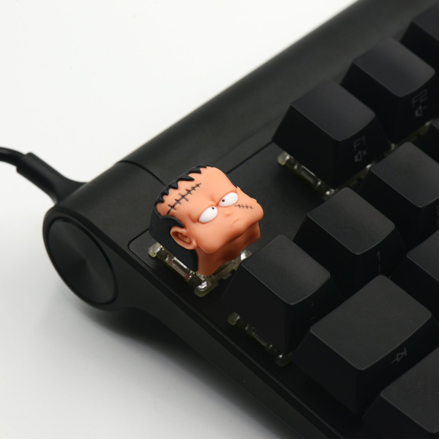 Dragon Ball， Artificial human No. 8, resin molded personalized keycaps, mechanical keyboard decorative keycaps, cartoon character keycaps.