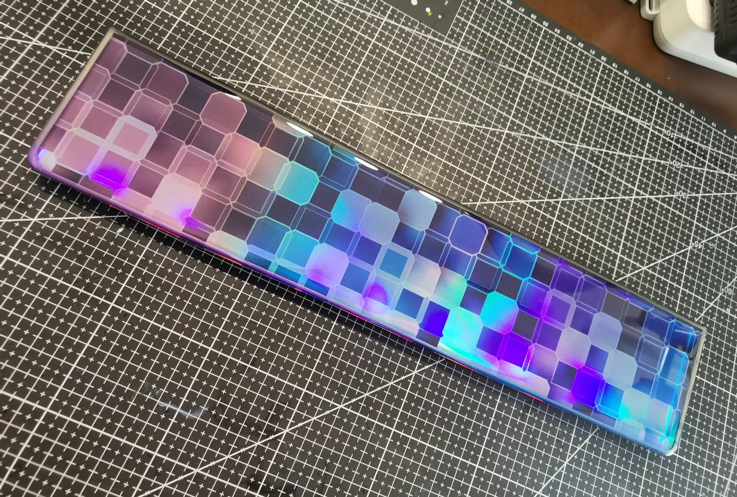 Encountering geometric dazzling laser themes, Keyboard holder, Handmade custom resin hand support, keyboard accessories