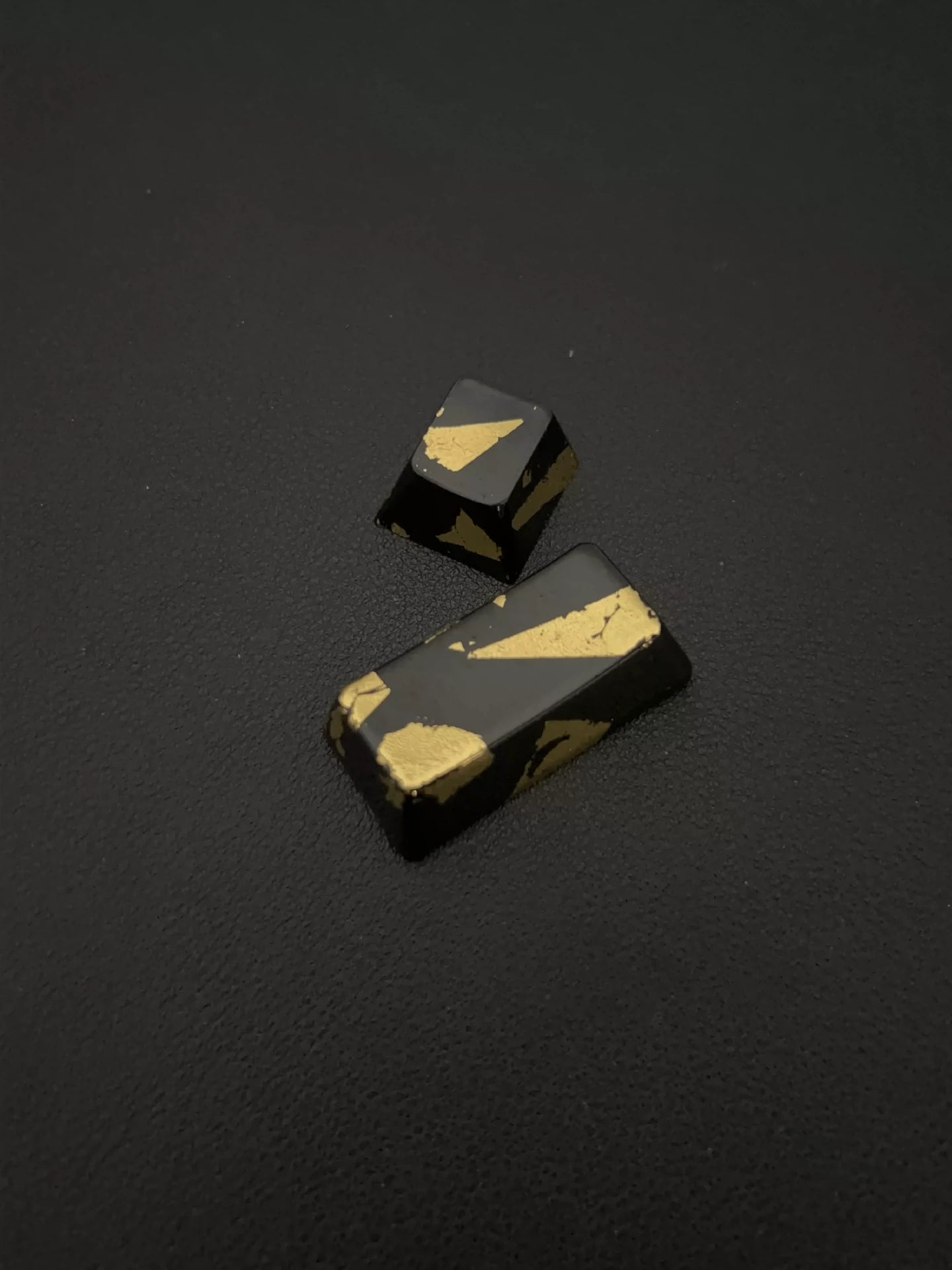Chinese Lacquer, ESC+keycaps 2.25U left shift · Gold shattering effect, personalized keycaps, resin coated keycaps, mechanical keyboard decorative keycaps