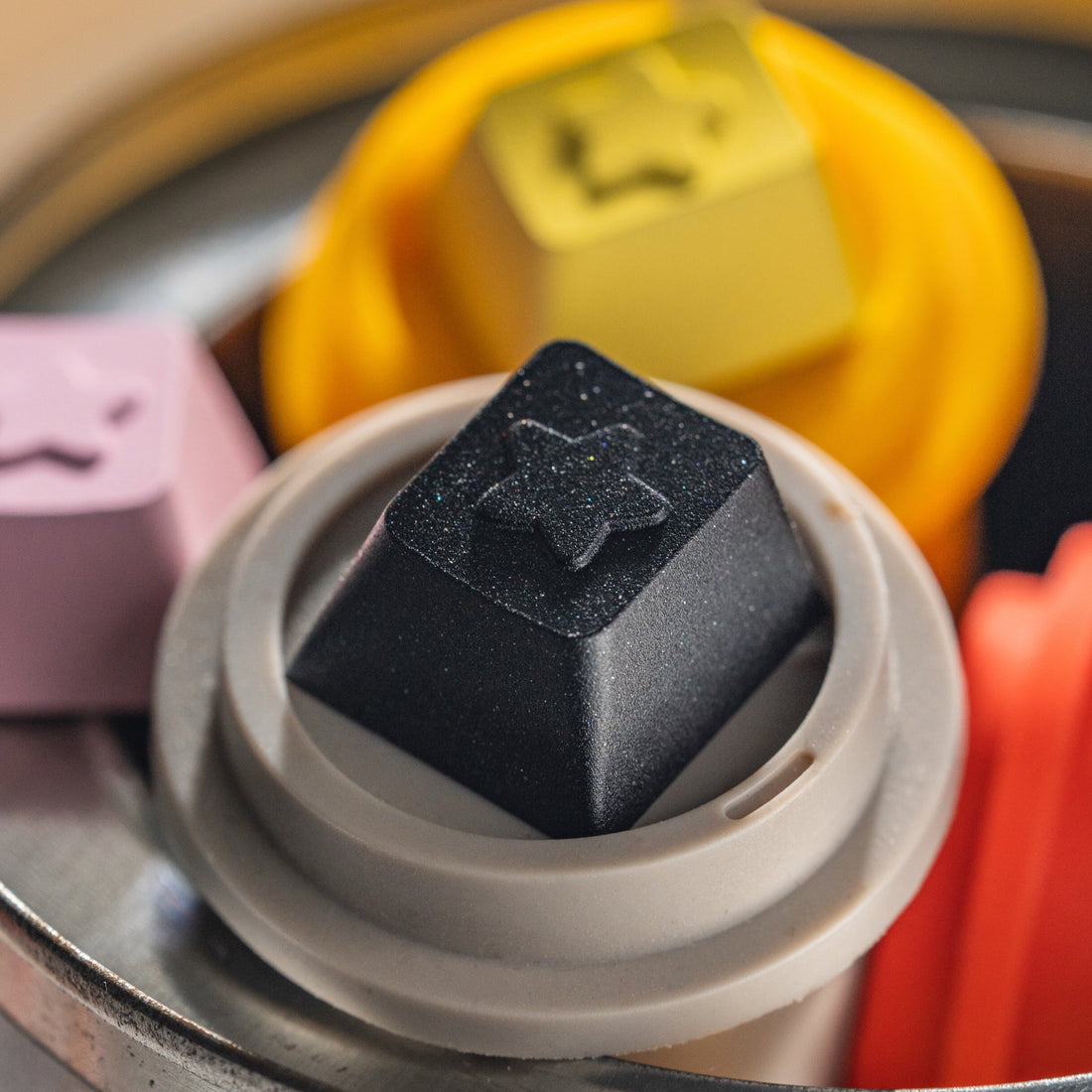 Aluminum alloy CNC machining stars, anodized personalized keycaps, decorative keycaps.