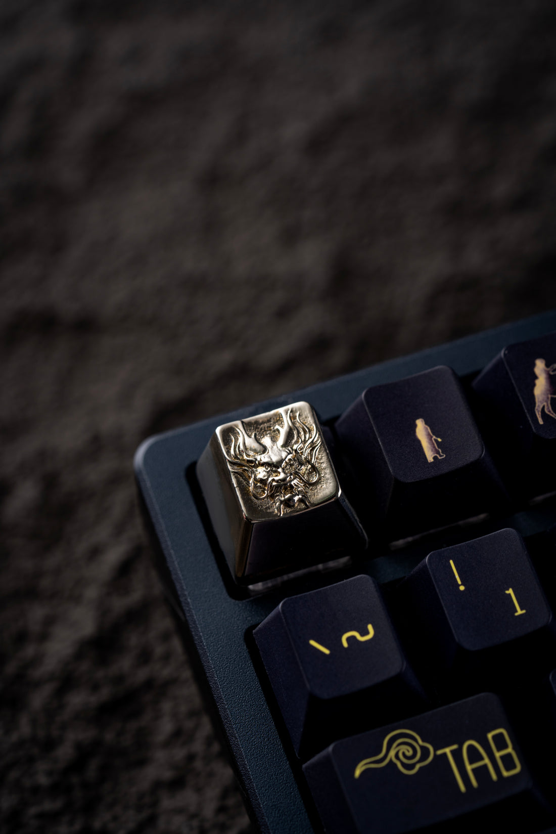 Creative Pure Copper Dragon Totem Retro Personalized National Style Metal Keycap Mechanical Keyboard Cross Axis Universal Key