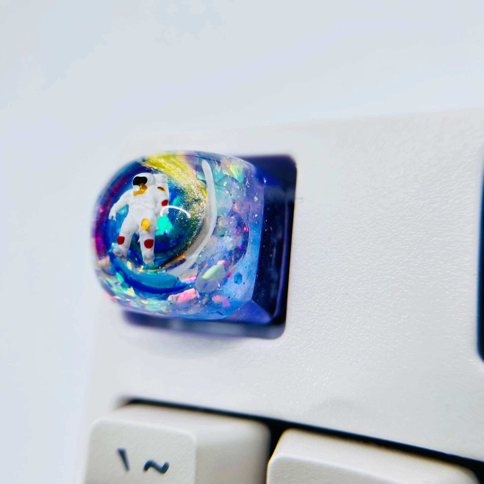 Drip glue colored astronaut, resin personalized keycaps, mechanical keyboard decorative keycaps