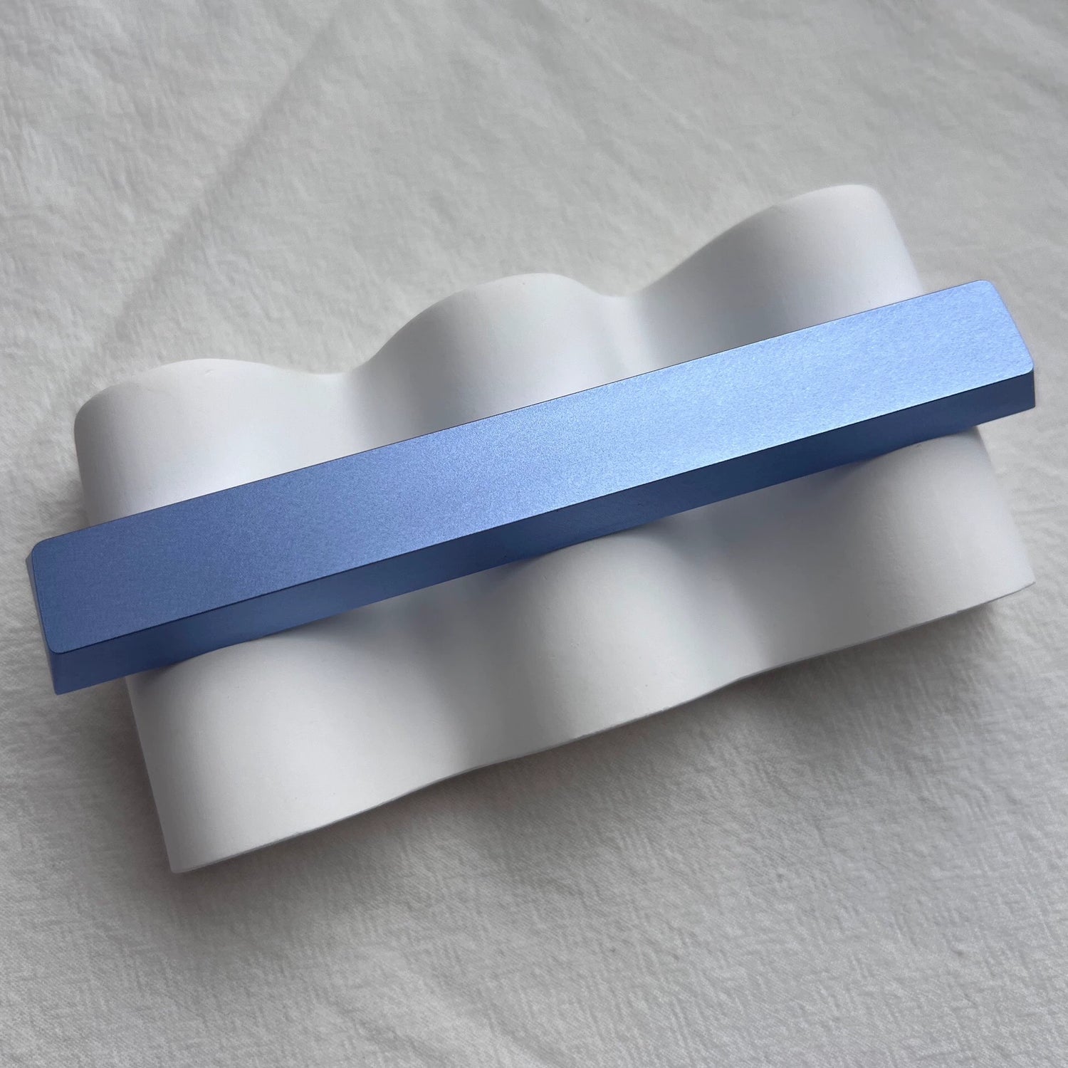 CNC aluminum alloy engraved simple metal space bar 6.25U/7U space bar, surface sandblasted anode metal with texture