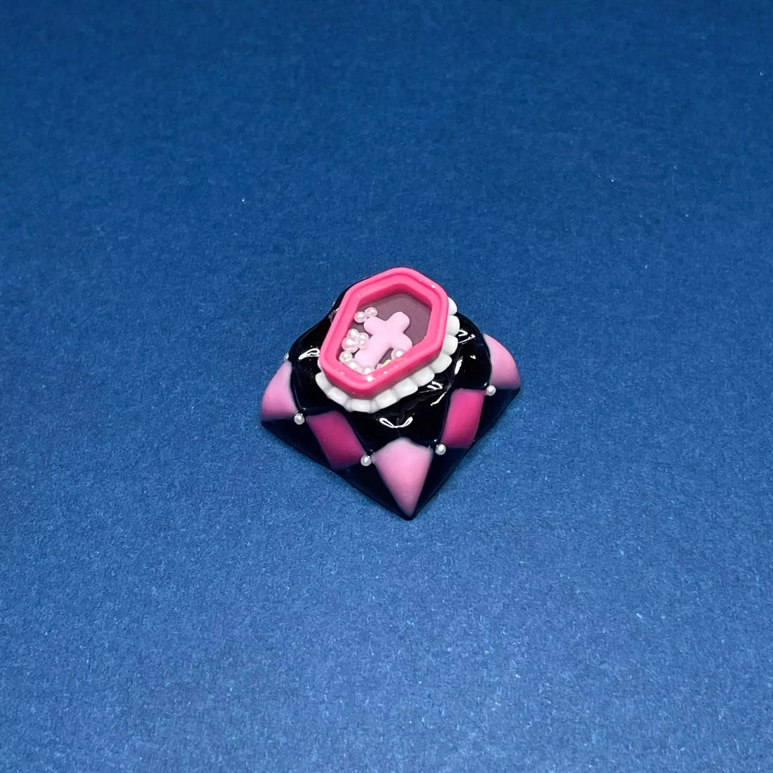 Night visit to vampires, cute style multi-color resin molding, artisankeycaps decorative keycaps