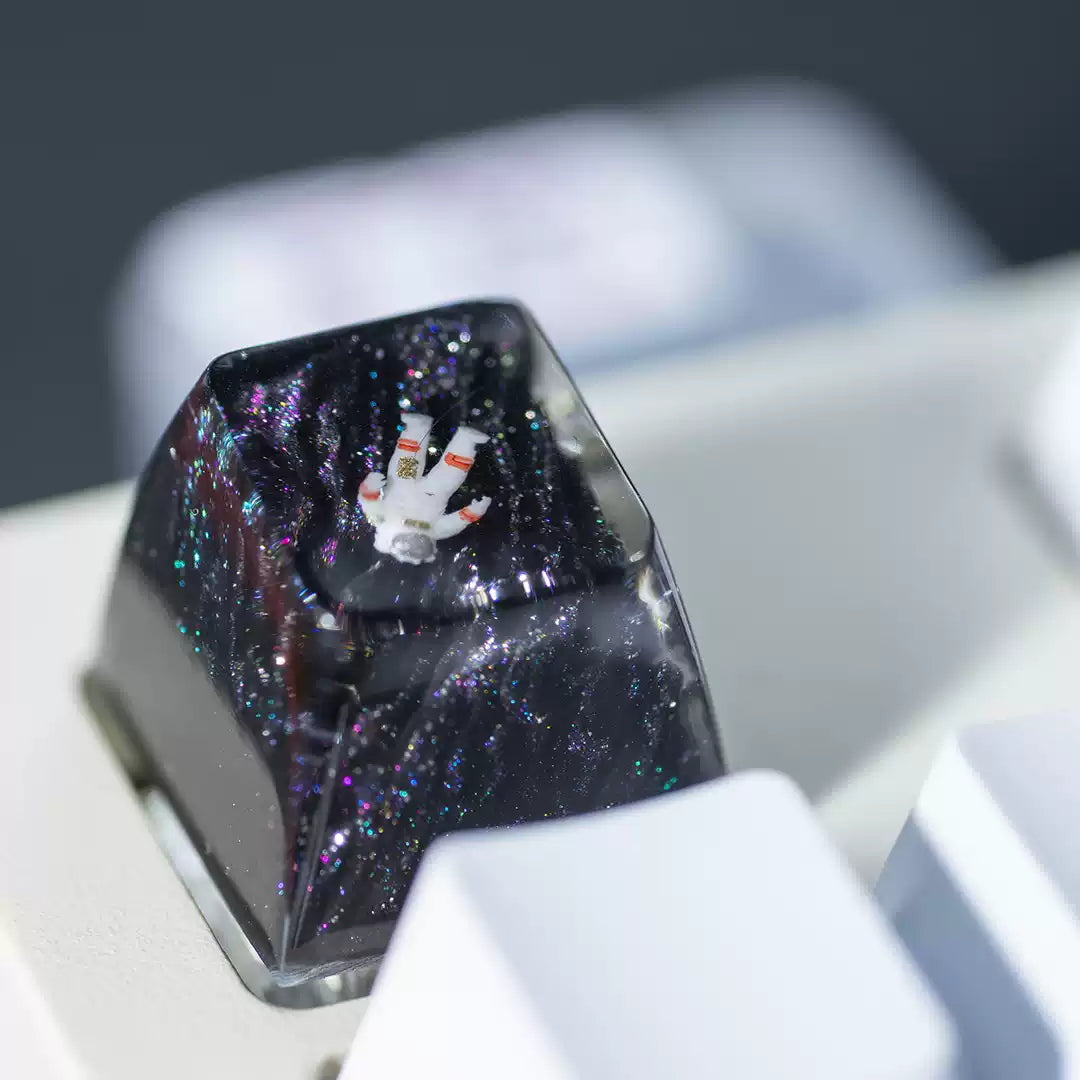 Resin dropper encapsulated astronaut artisankeycaps, mechanical keyboard personalized keycaps