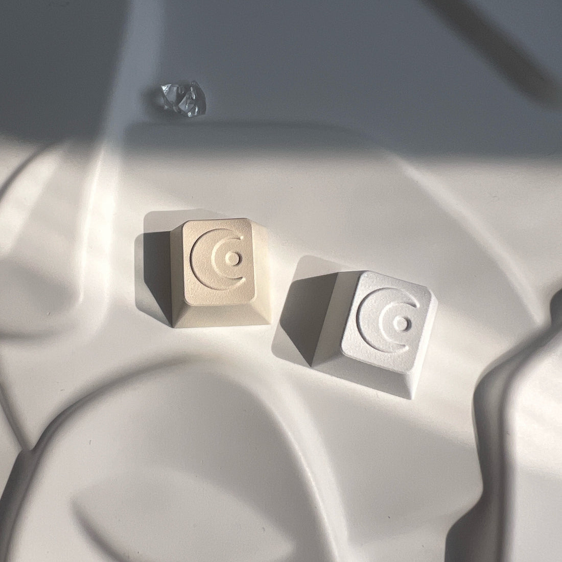 Minimally designed moon aluminum alloy anodized keycaps, personalized keycaps, decorative keycaps