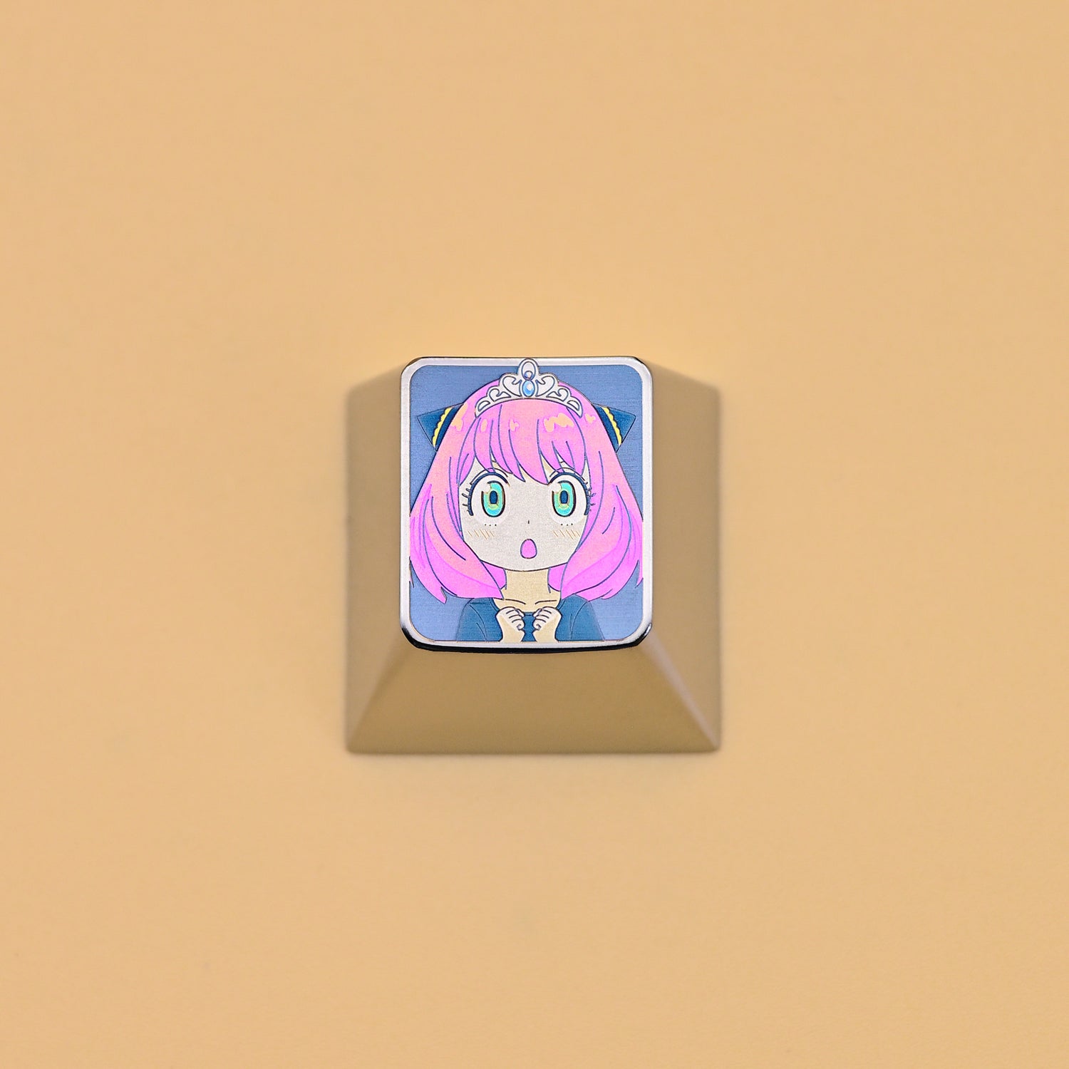 Anya wearing a crown, 1U titanium alloy personalized keycap, anime and game character keycap