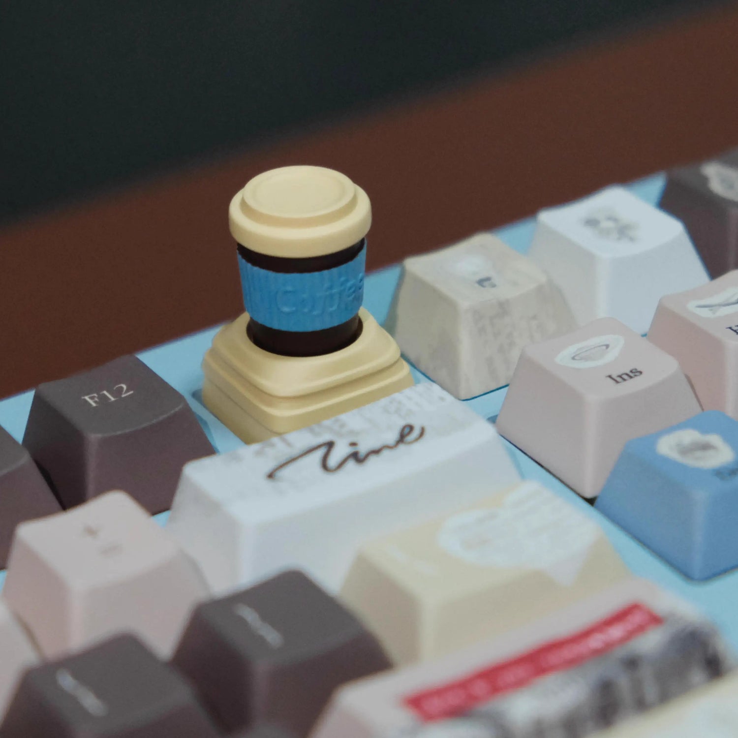 Coffee cup personalized keycap magnetic suction keycap mechanical keyboard cross axis universal resin keycap