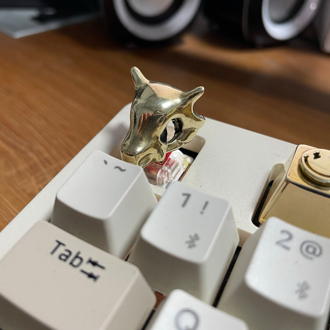 Pure copper customized translucent Pokémon Karakara skull personalized keycaps, mechanical cross keycaps with full texture