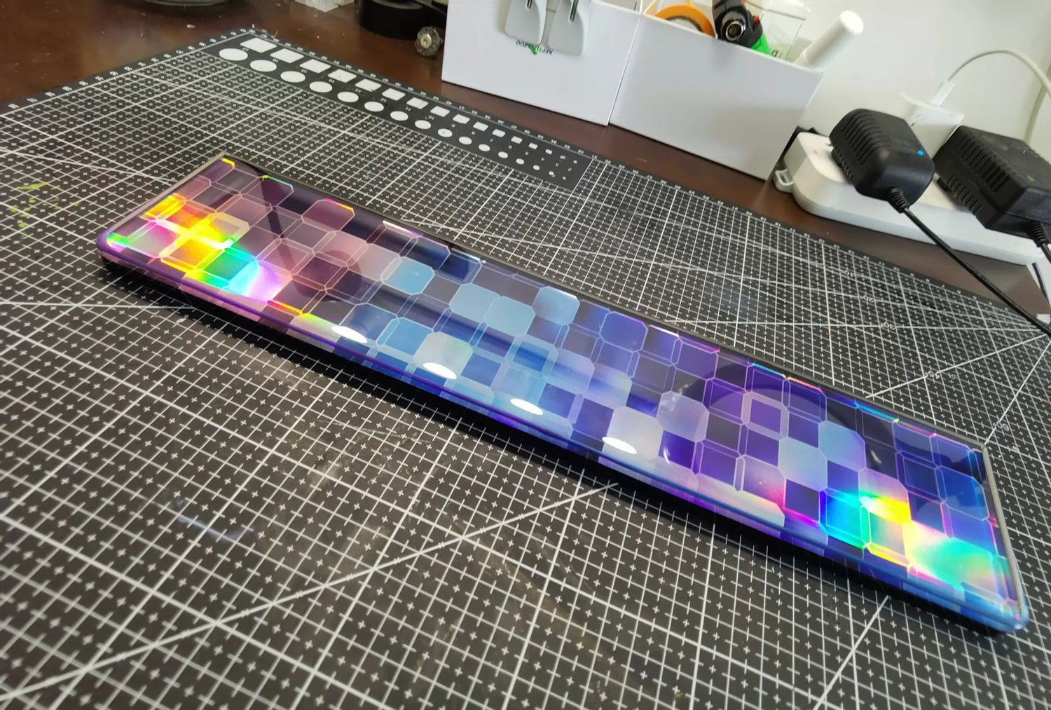 Encountering geometric dazzling laser themes, Keyboard holder, Handmade custom resin hand support, keyboard accessories