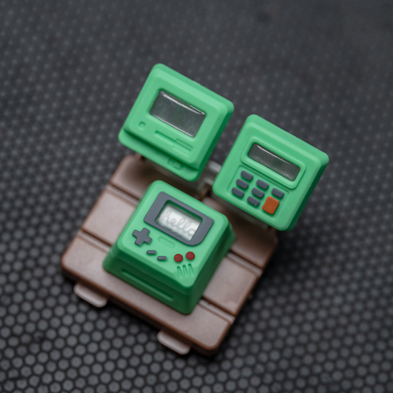 Creative detachable panel to replace the display content Gameboy translucent keycap