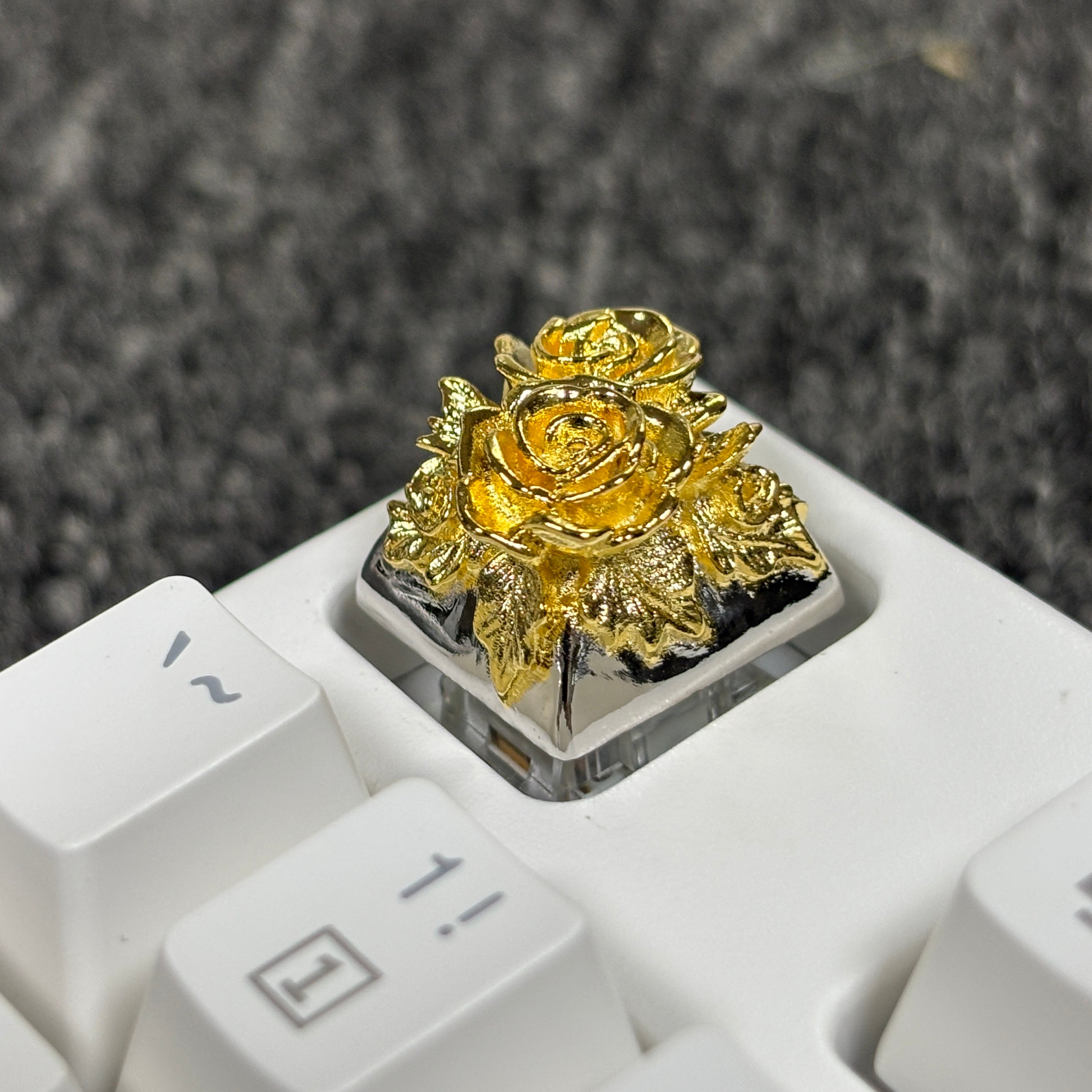 Original pure copper gold-plated rose personalized niche keycaps, pers ...