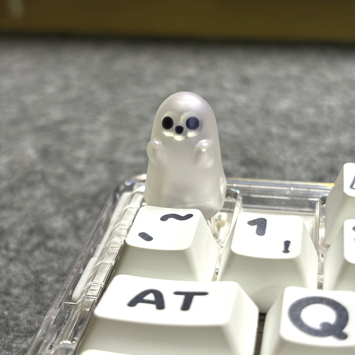 Ghost keycaps, single ESC personalized DIY keycaps, mechanical keyboard keycaps.