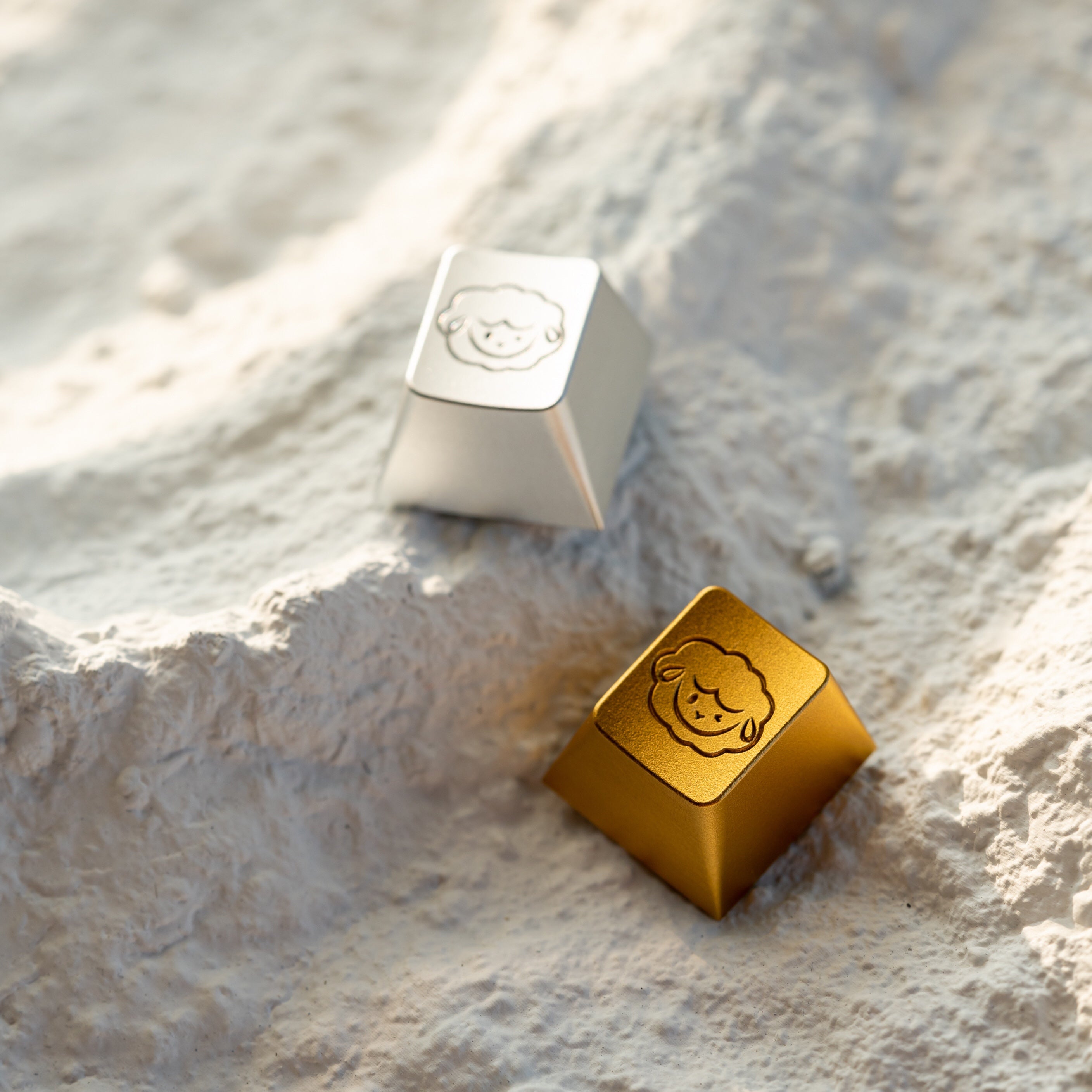 Aluminum alloy anode, simple lamb portrait pattern personalized keycap, metal decorative keycap