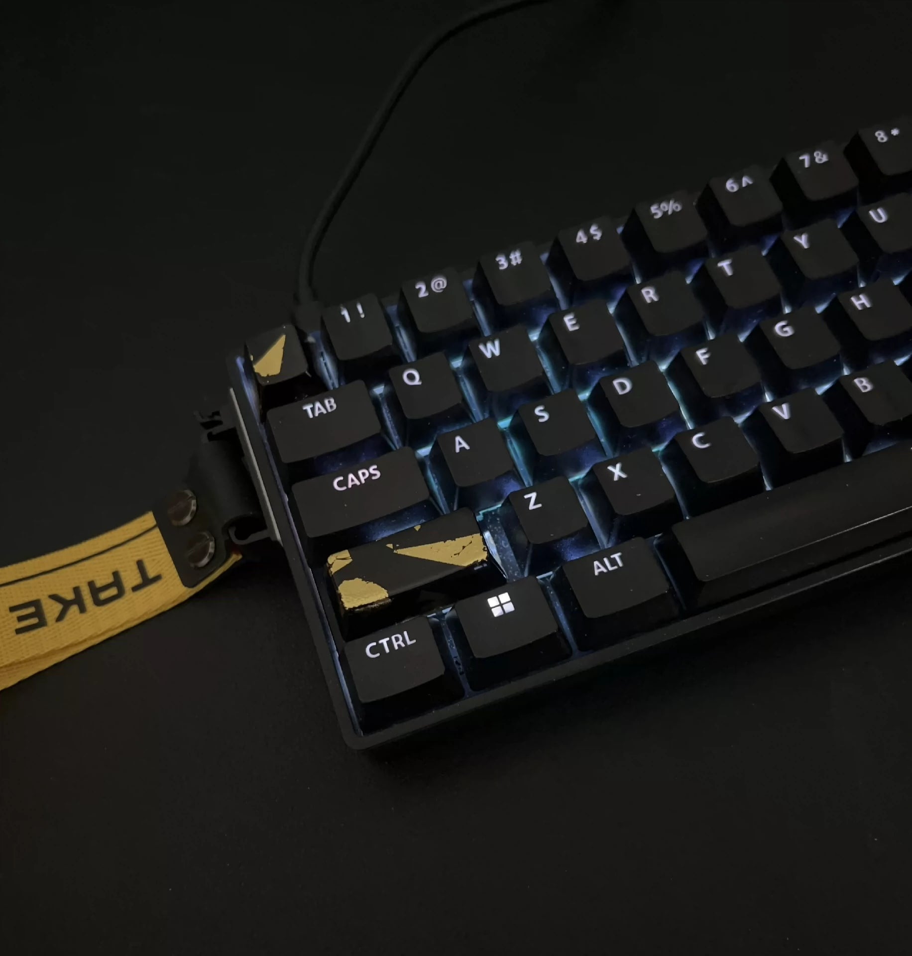 Chinese Lacquer, ESC+keycaps 2.25U left shift · Gold shattering effect, personalized keycaps, resin coated keycaps, mechanical keyboard decorative keycaps
