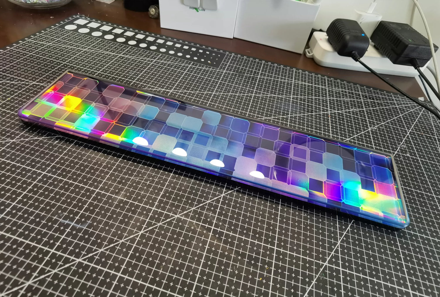 Encountering geometric dazzling laser themes, Keyboard holder, Handmade custom resin hand support, keyboard accessories