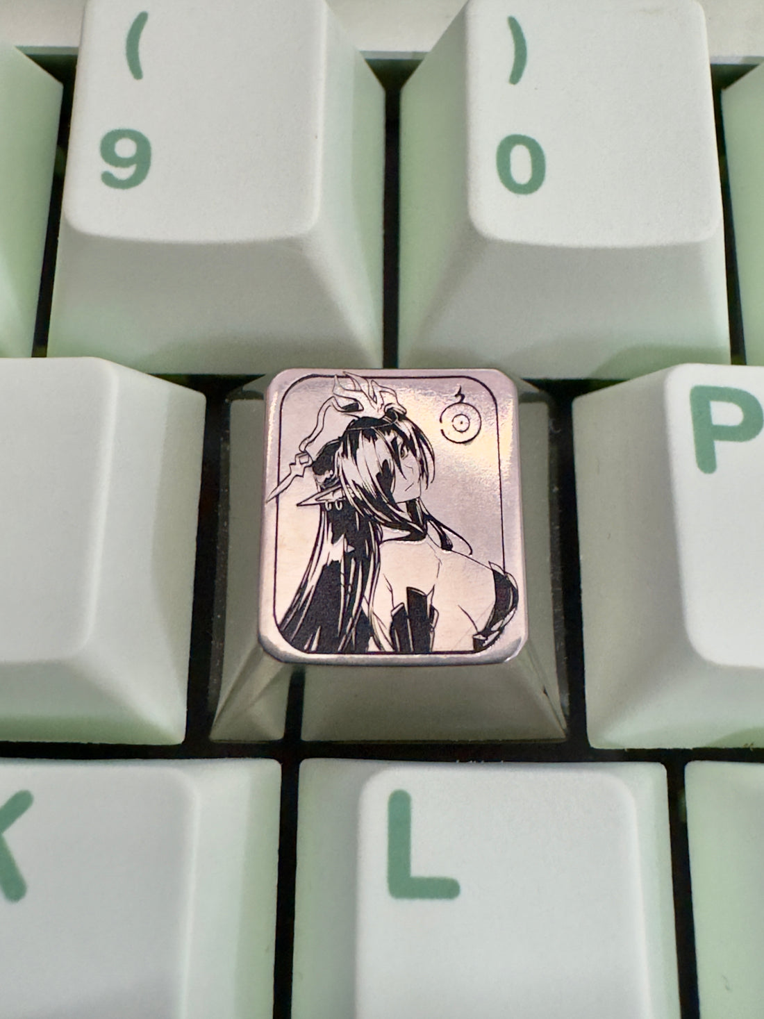 Black Beast Queen, titanium alloy plain carving, black and white carving, personalized keycaps, decorative keycaps