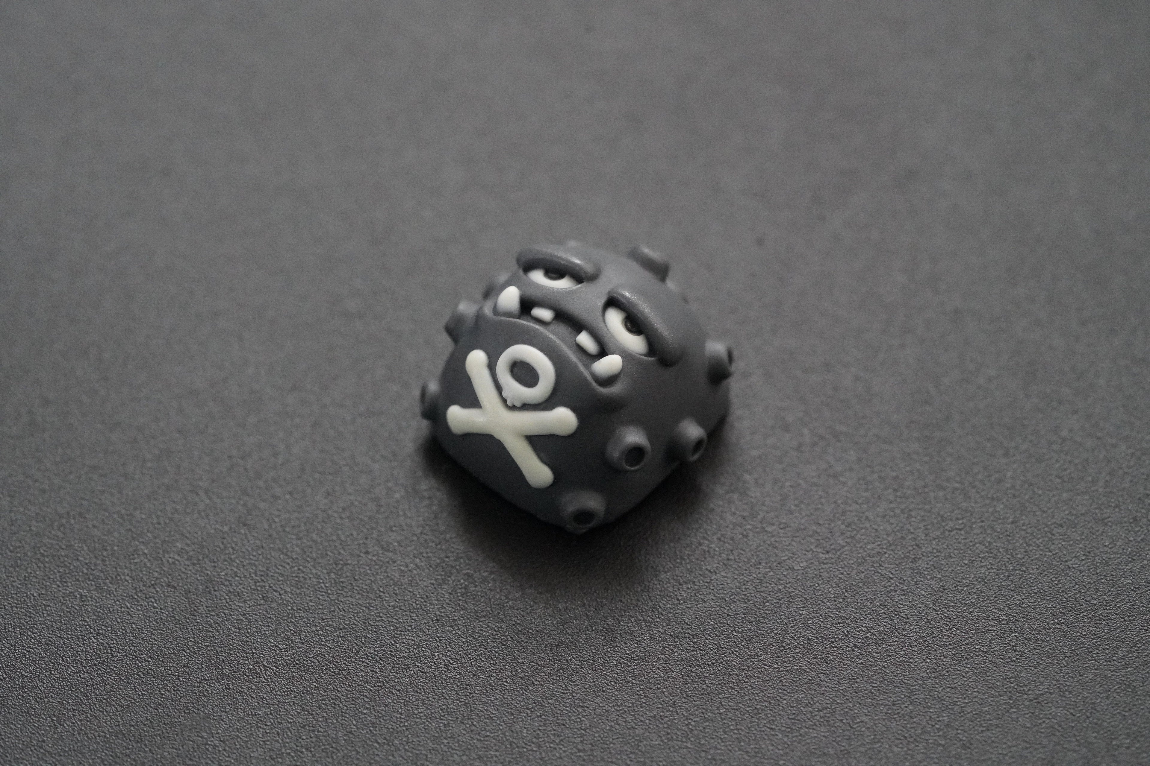 W004